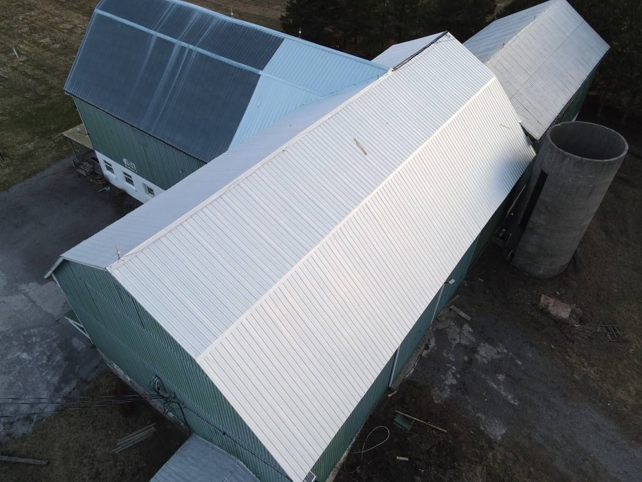 Barn Roof Exposed Fastener Metal Roof using Vicwest UltraVic by Jay Carter Roofing & Sheet Metal