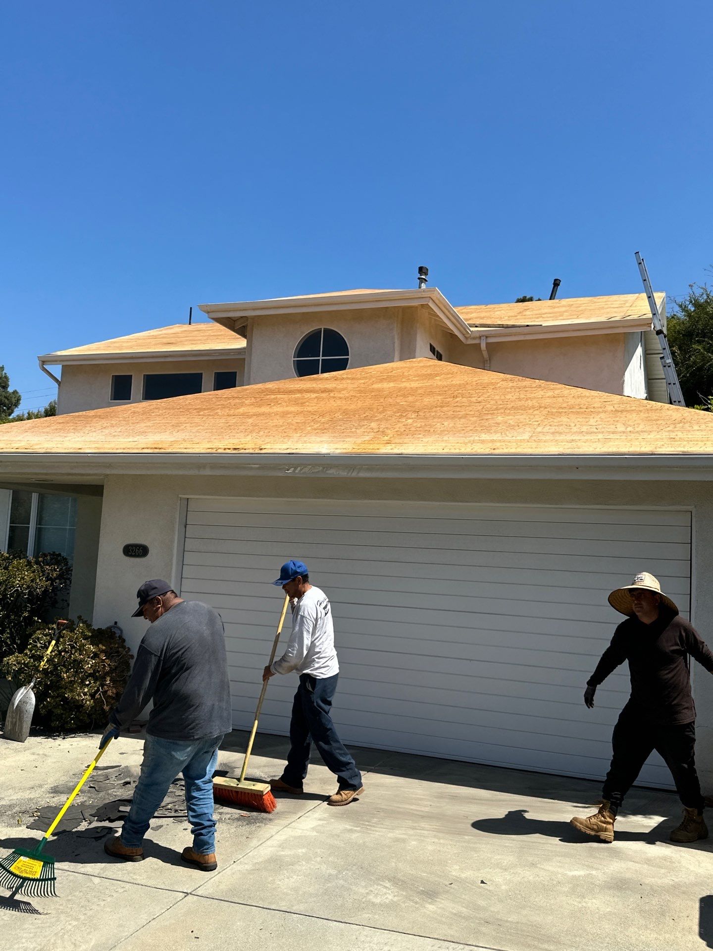 Residential Roofing Installation using GAF Charcoal Shingles by Hull Brothers Roofing