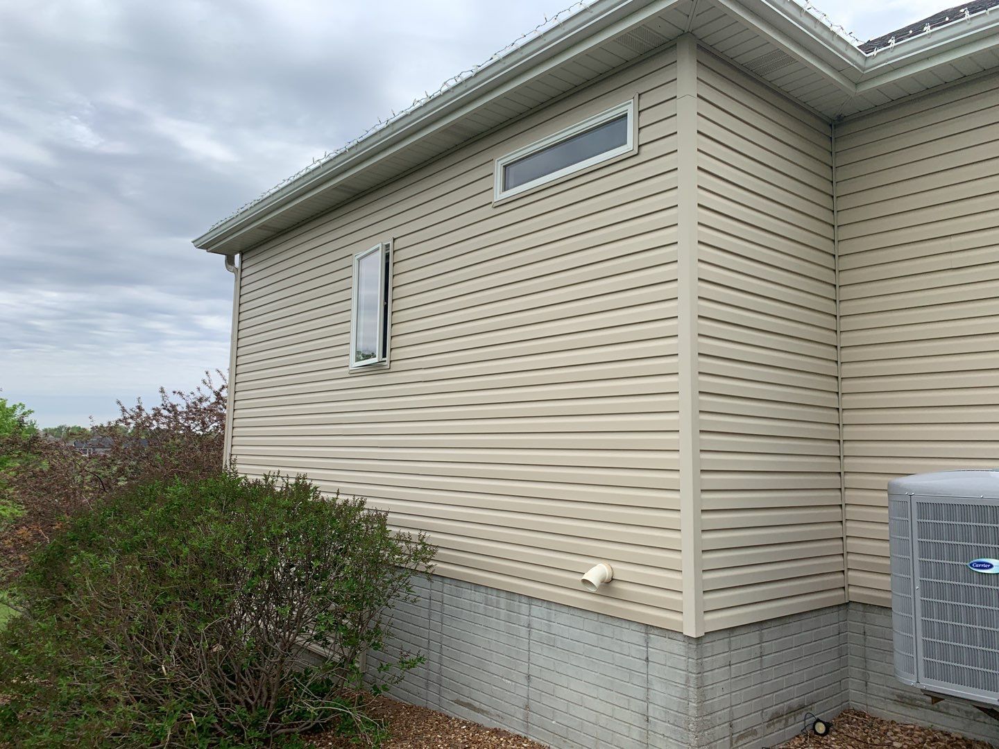 Residential Re-Roof using Landmark Shingles by White Castle Roofing