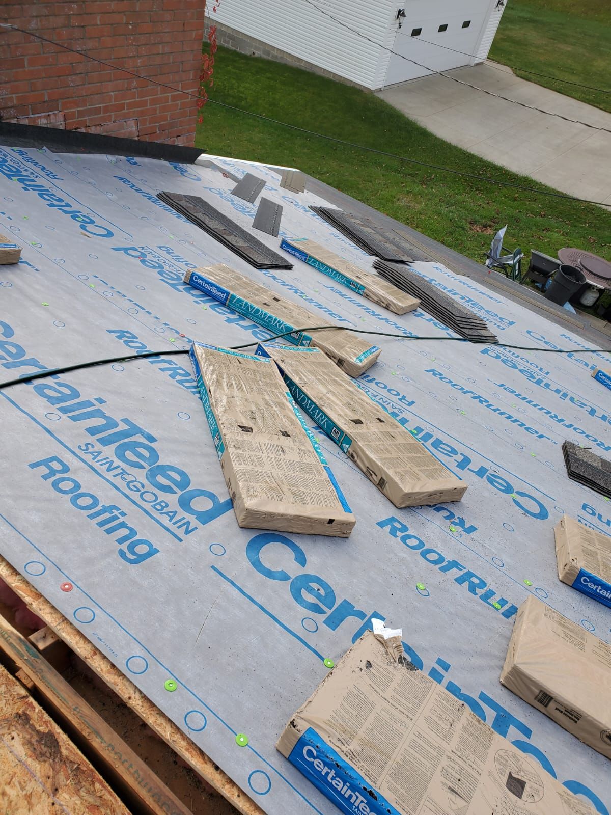 ATLAS PINNACLE COLOR: WEATHERWOOD DRIP EDGE: WHITE by Eagle Eye Roofing