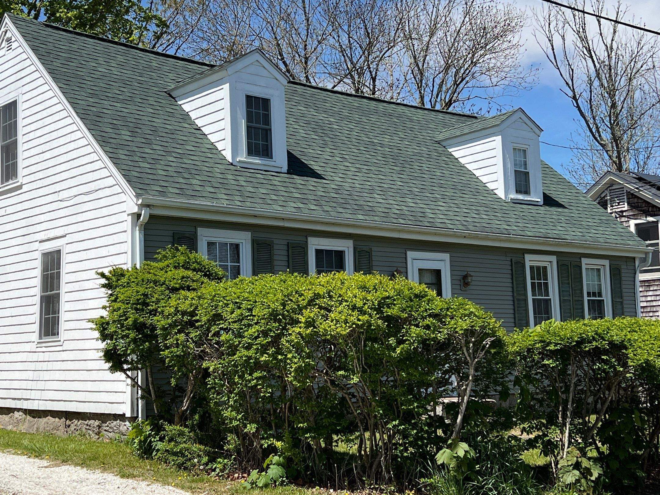 Evergreen Roofs (formerly Hunter Green) by Pinnacle Roofing & Skylights