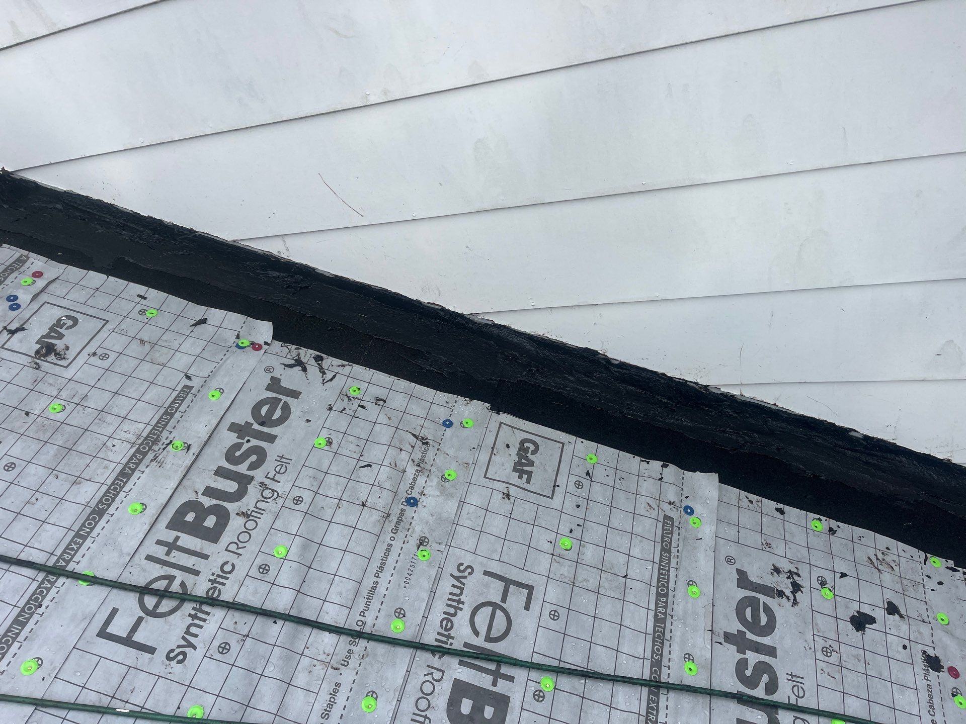 GAF Charcoal Architectural Shingle - Re-roof by Endless Summer Roofing Co.