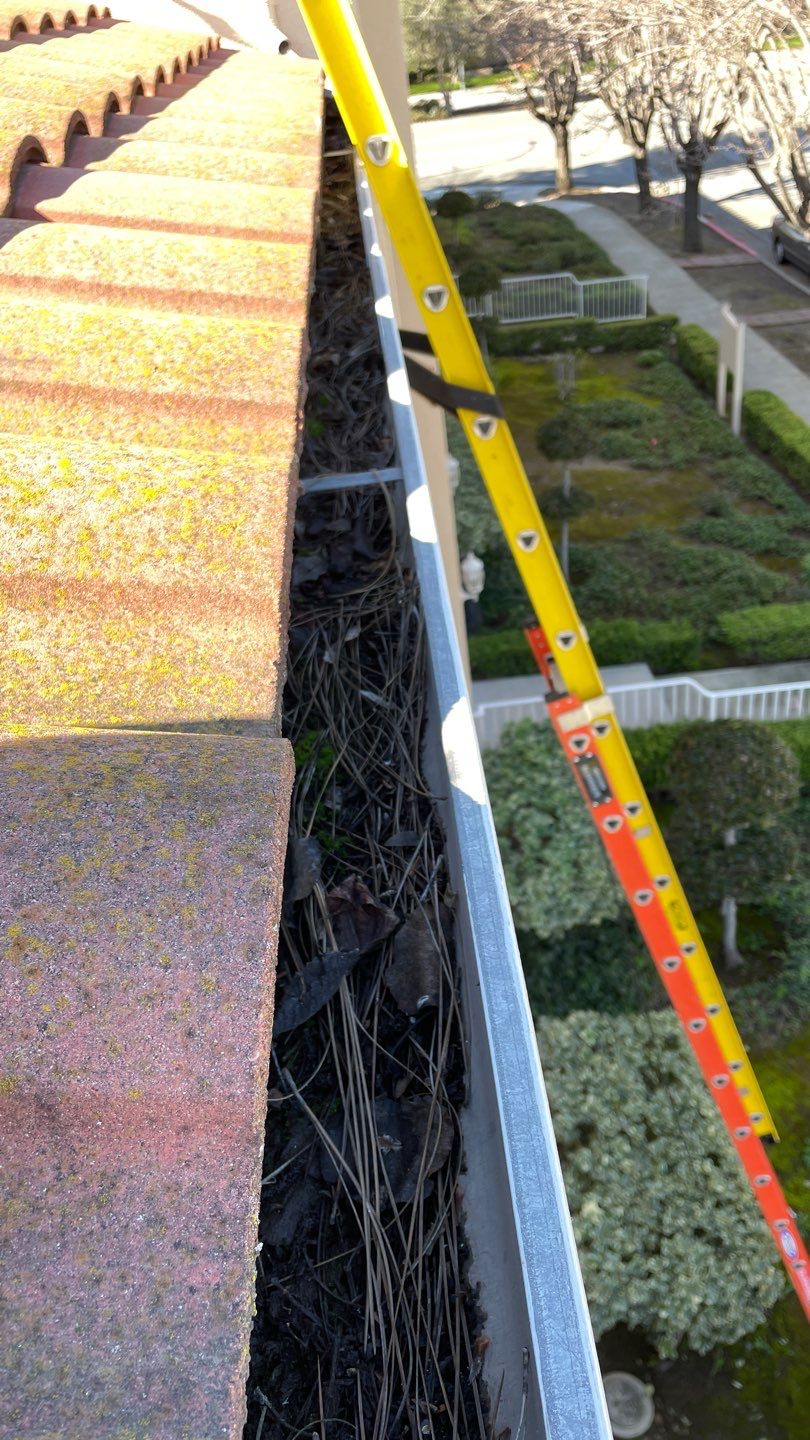 12-Unit HOA Gutter Cleaning in San Jose by All One Solar Shine
