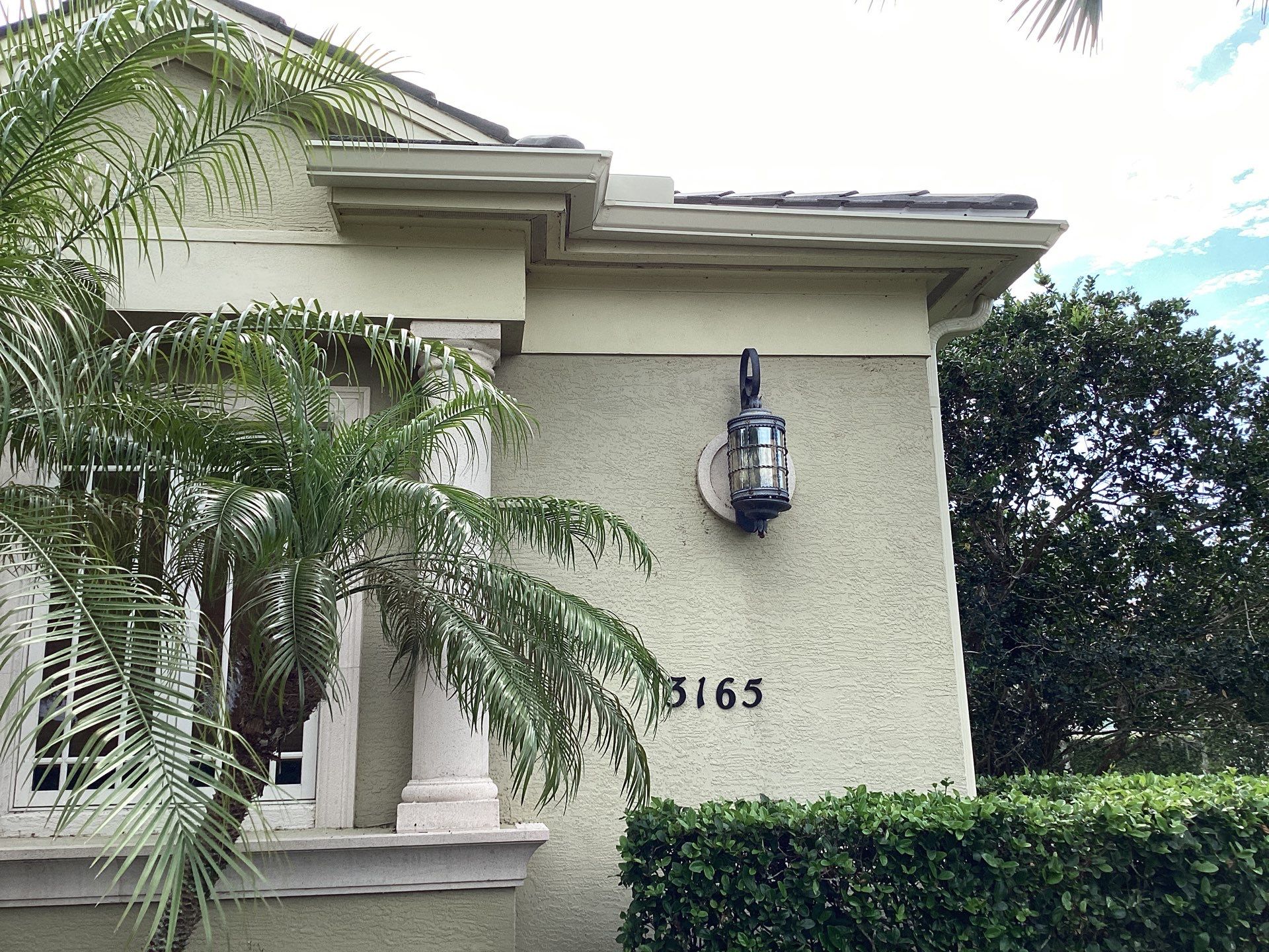 Gutter Project 7 inch seamless gutters using Cameo Gutters in Sarasota FL by Gutter Professors