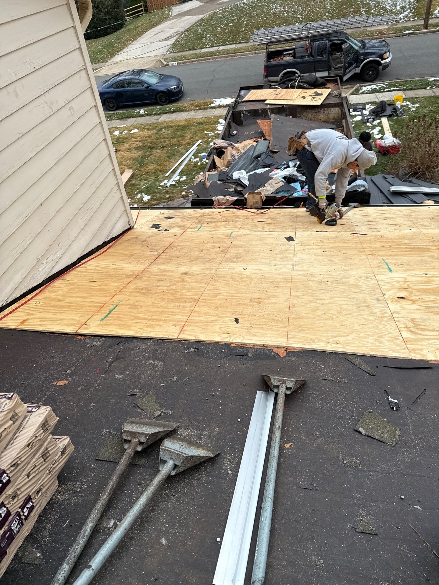 Springfield : Residential Roof Replacement with CertainTeed Landmark Pro in Max Moire Black  by RM Banning, Inc.