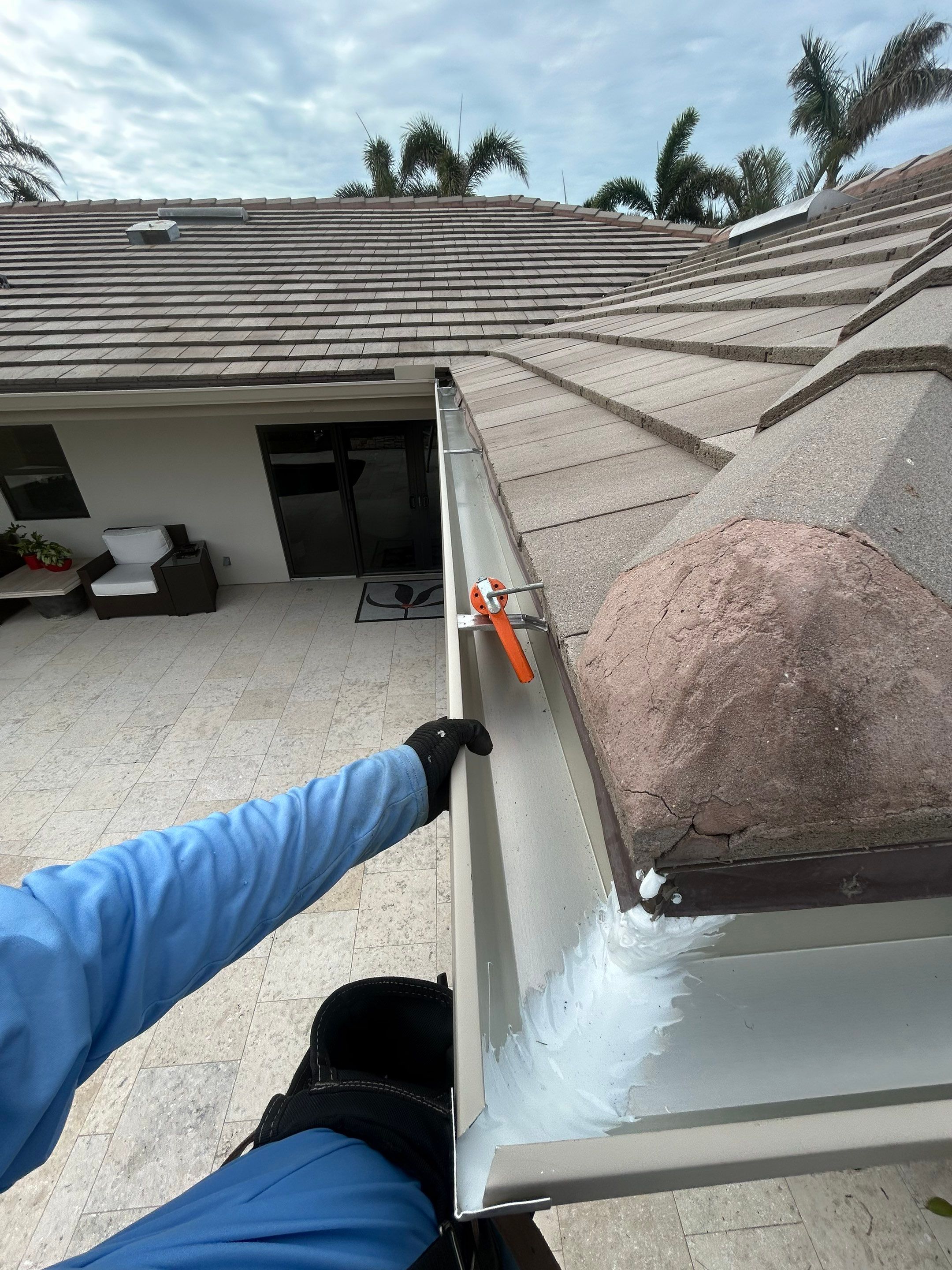 6-Inch White Seamless Gutters in Sarasota FL by Gutter Professors