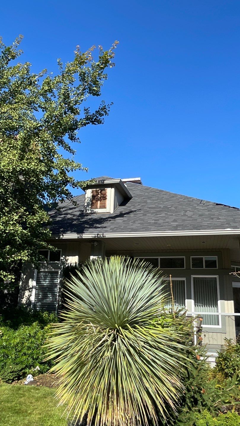Residential Roofing Installation using Malarky Vista Shingles by Top Notch Roofing Inc