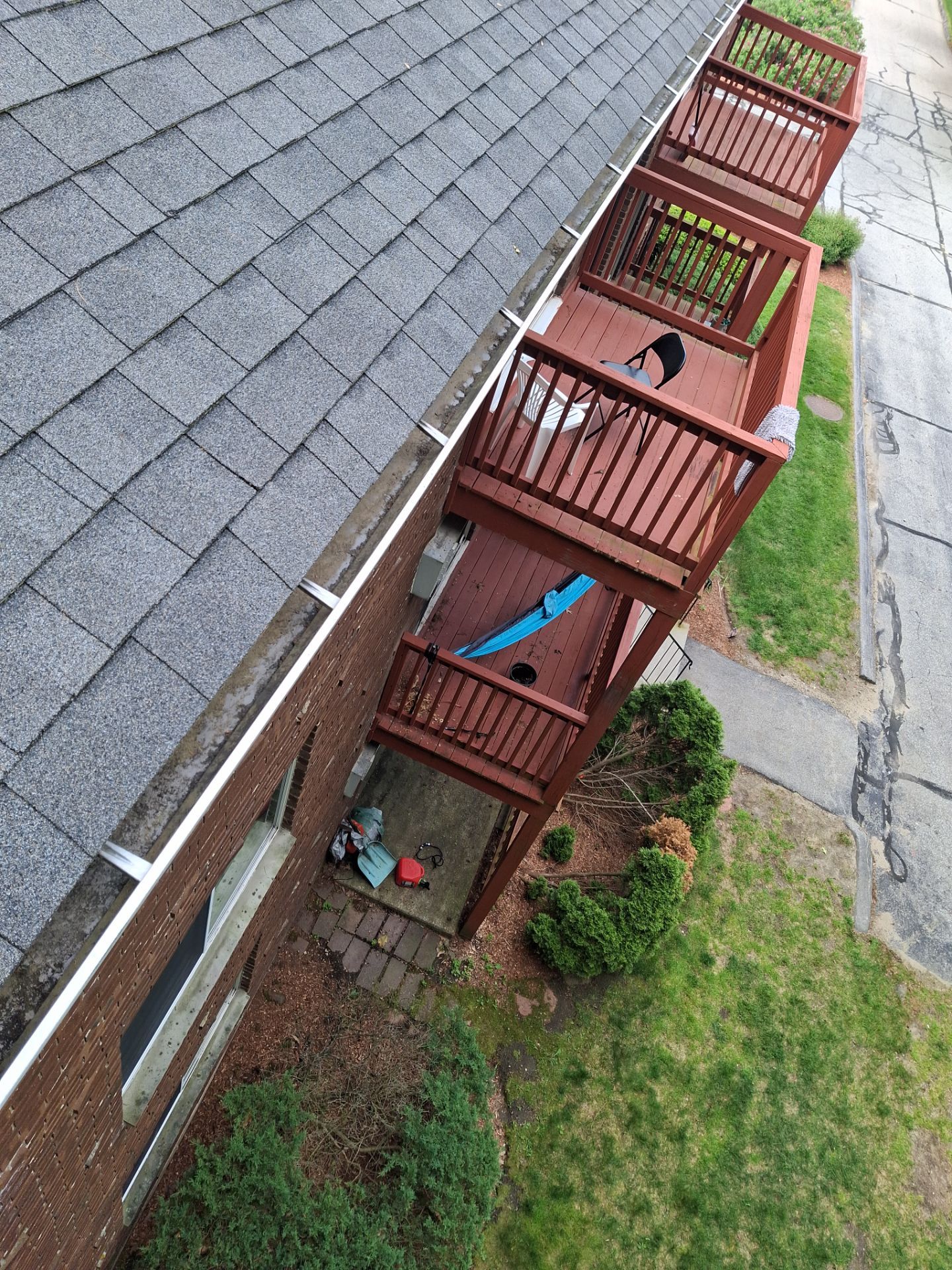 Commercial gutter cleaning Manchester, NH after photo with clean gutters