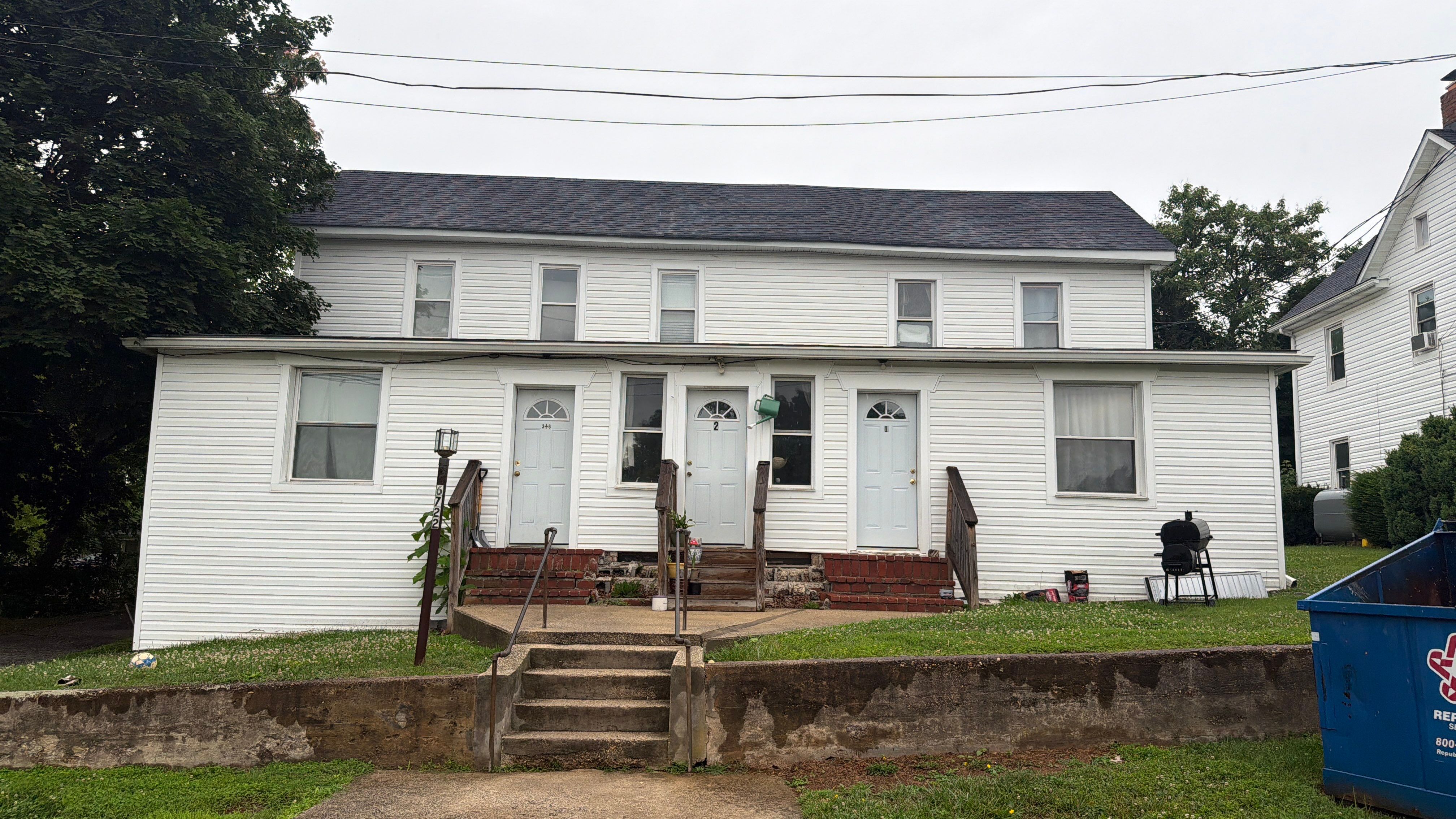 Whole-Property House Washing for Vinyl Siding and Stone Accents in Sykesville by Baltimore Pressure Washers Inc.
