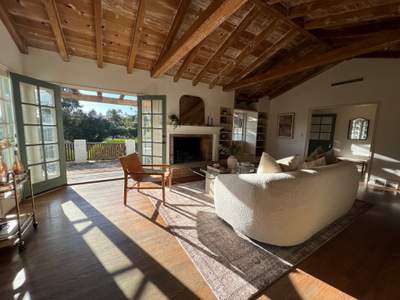 Historic Home near Mission