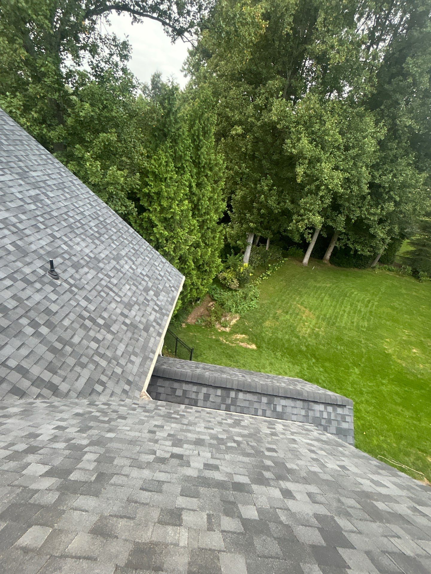 Great Falls : residential Roof with CertainTeed Landmark Pro in Max Def Moire Black  by RM Banning, Inc.
