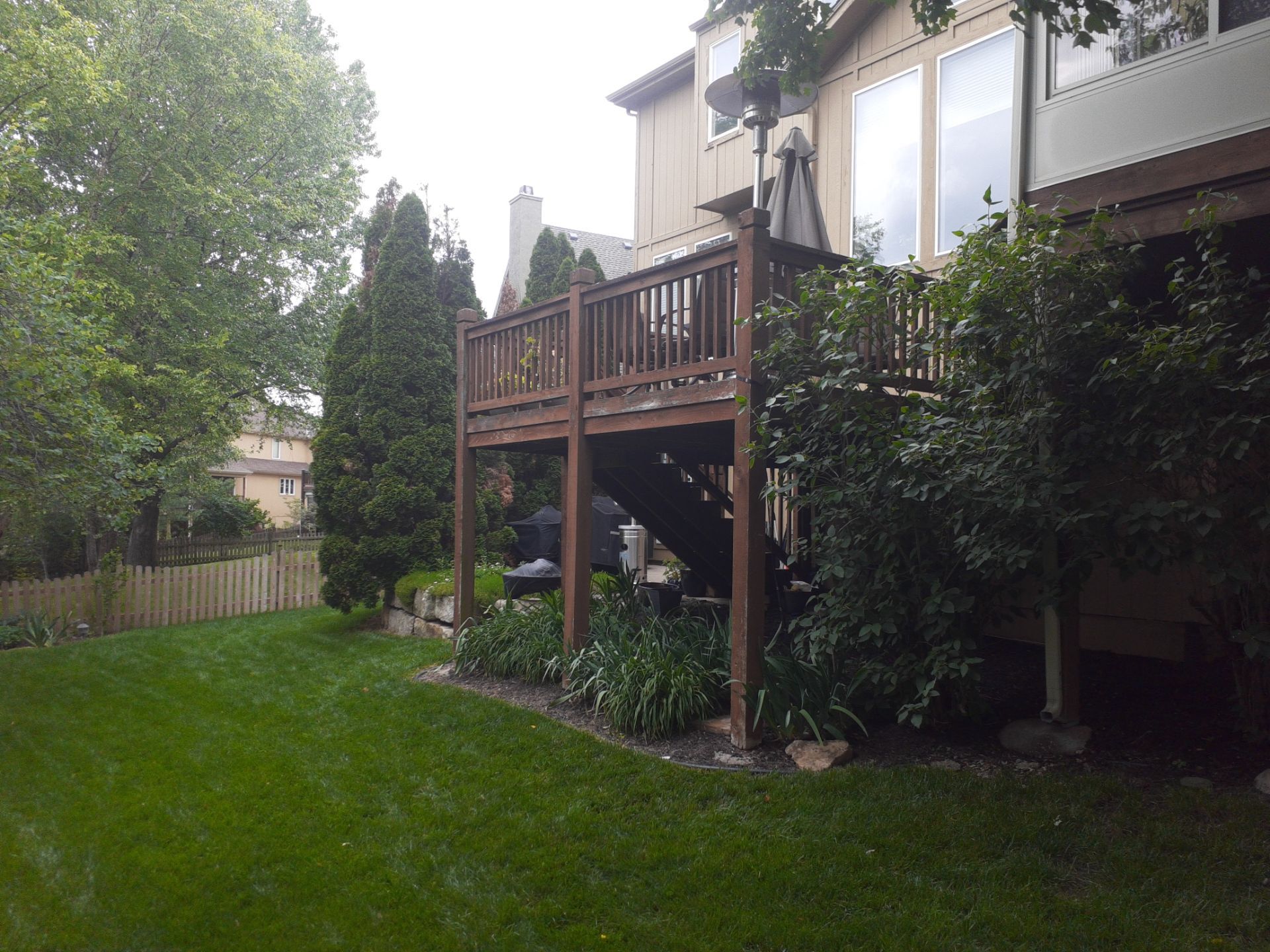 Back Yard Patio, Pergola, and Deck by LAND ESCAPES LLC