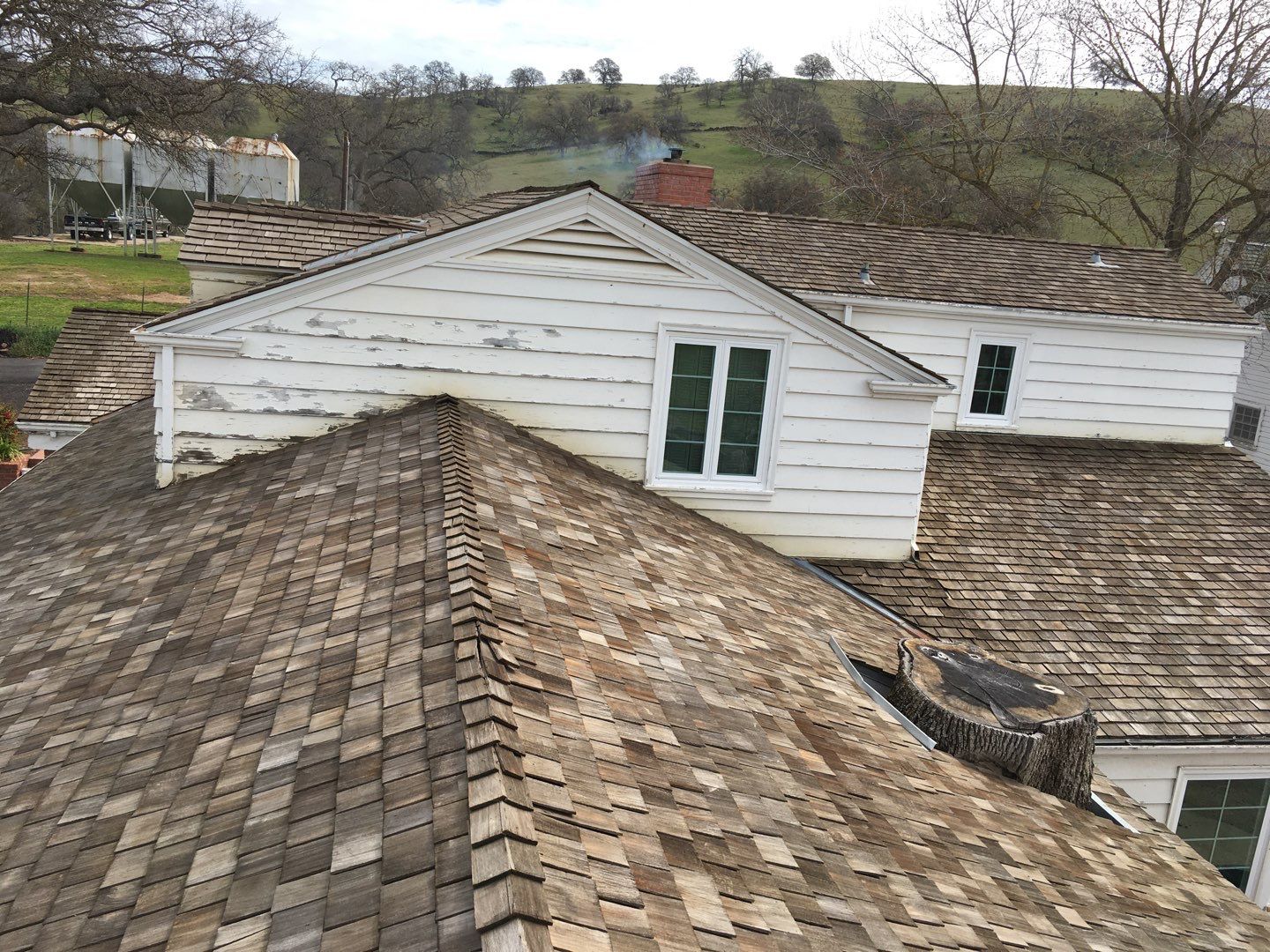 Residential Roofing Installation using Standing seam metal roofing system by Straight Edge Roofing Inc