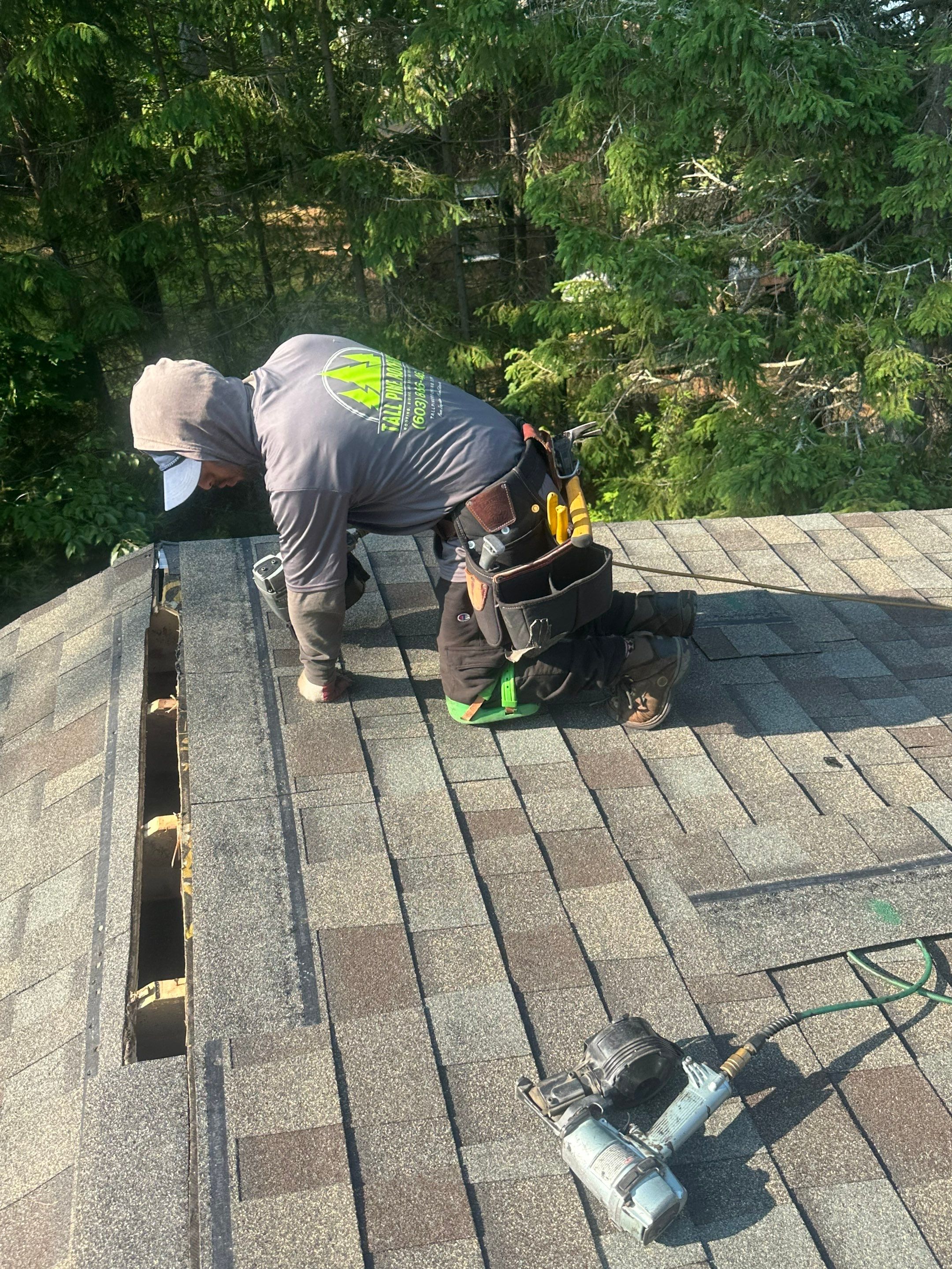 OC Roof Install On The Lake In Deerfield, New Hampshire by Tall pine roofing