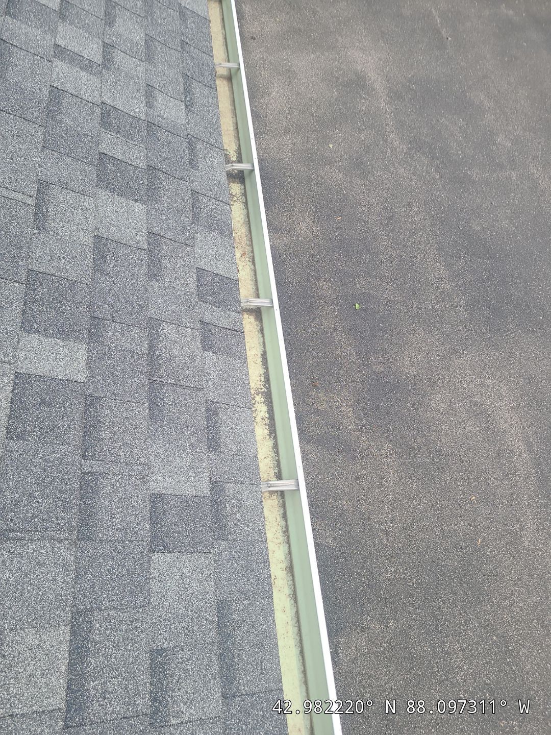 HOA gutter cleaning after photo.