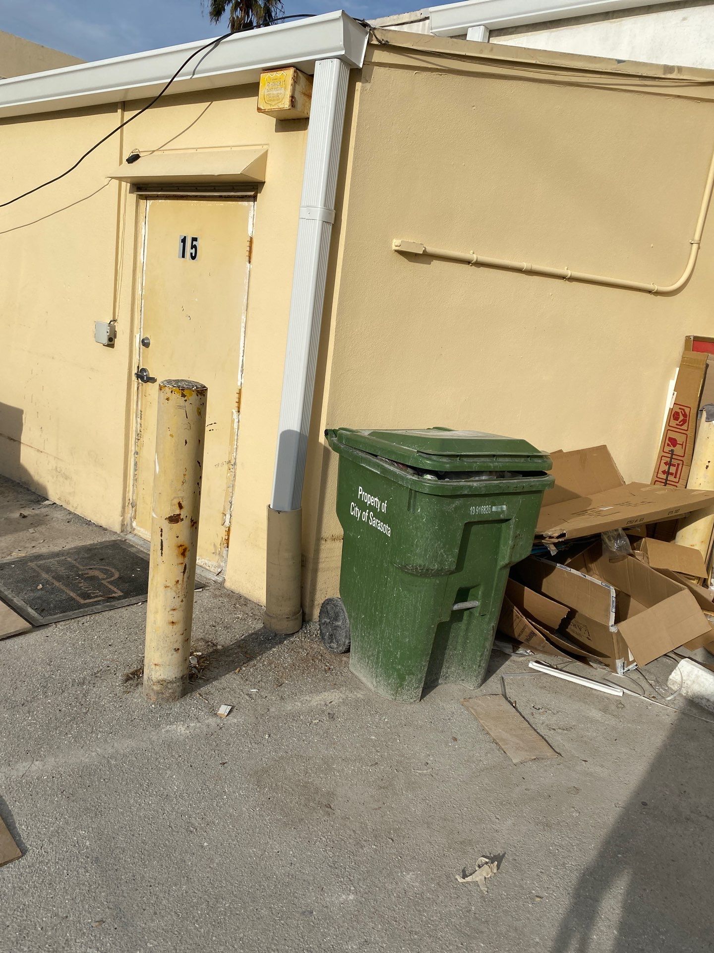 Aluminum Seamless Gutters in Sarasota FL by Gutter Professors