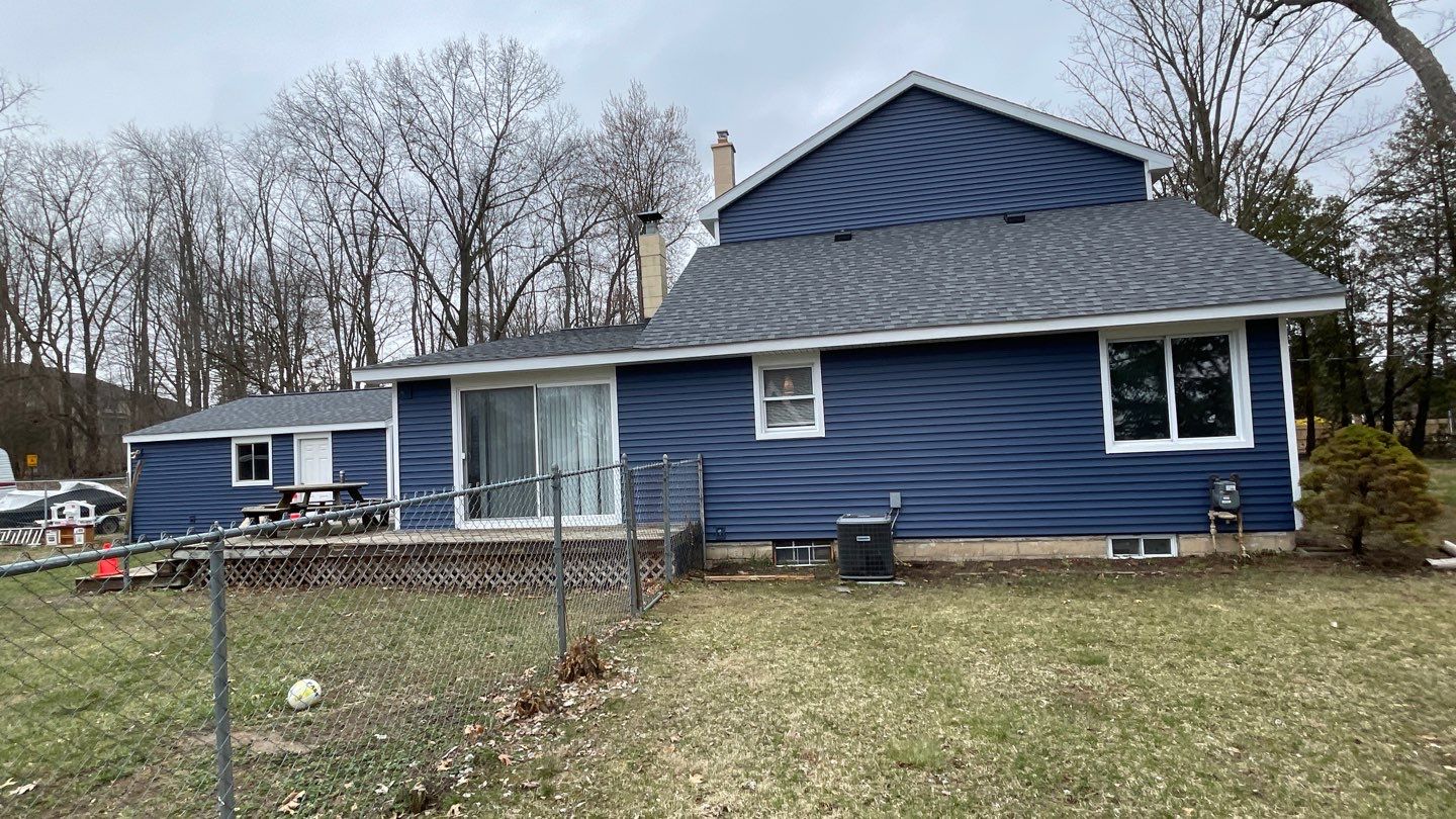 Siding Replacement using CertainTeed Restoration Classis D4 by 180 Contractors