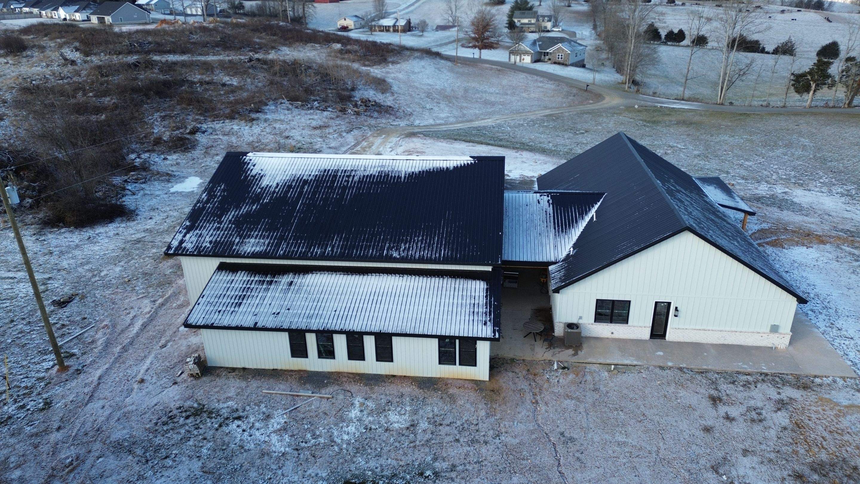 Vaughn Residence by Omnia Roofing