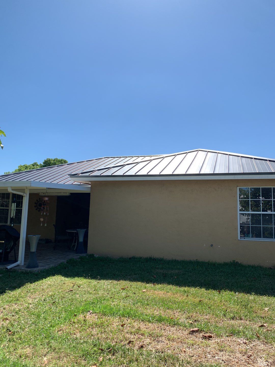 Metal Roof - Galvalume - Charcoal by Istueta Roofing
