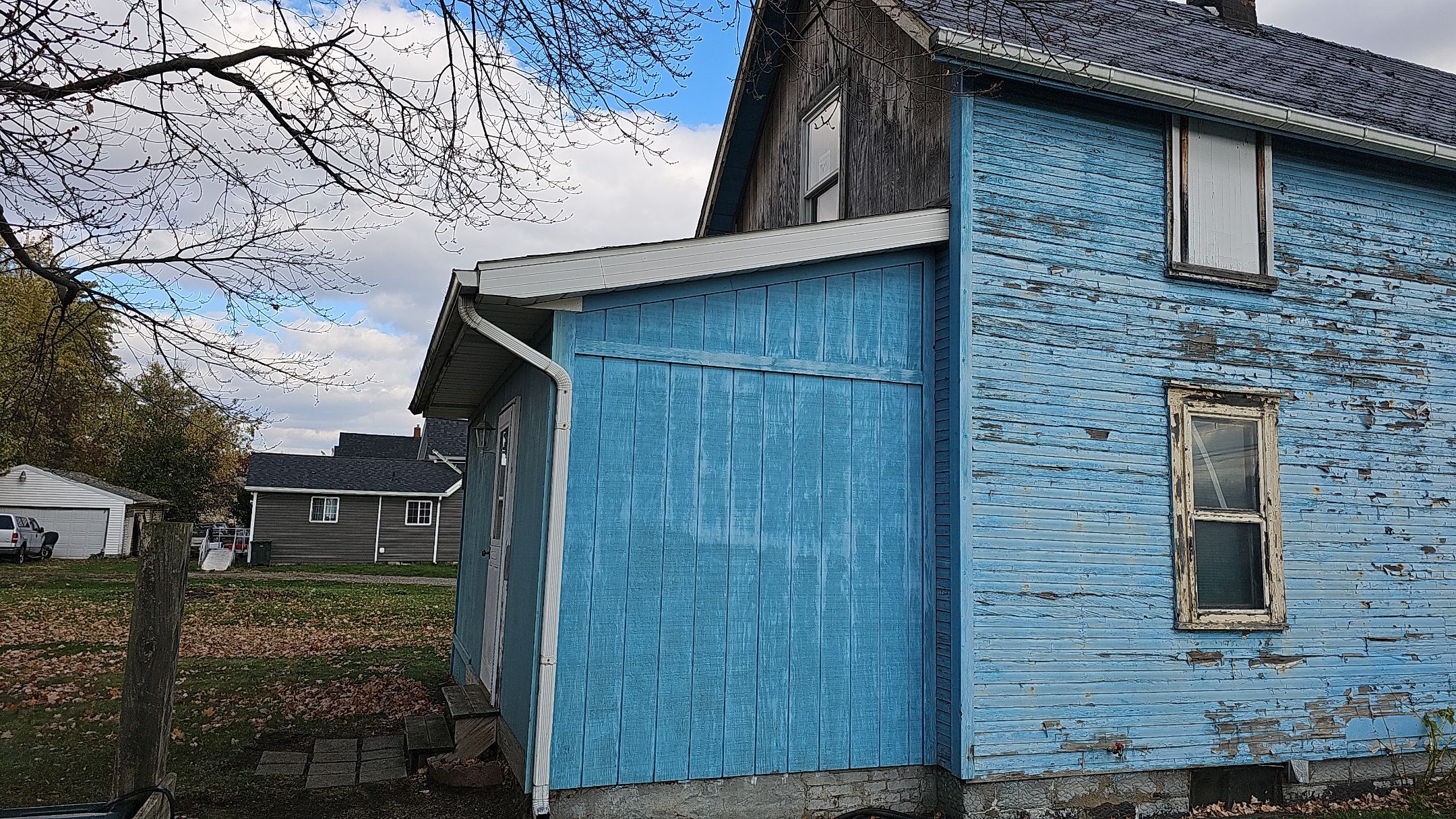 ATLAS PINNACLE COLOR: BLACK SHADOW DRIP EDGE: WHITE by Eagle Eye Roofing