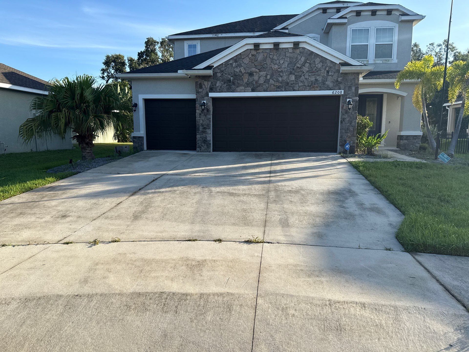 HOA-Required House Wash & Concrete Cleaning – Old Mill Preserve, Palmetto, FL by Sunshine AquaWash