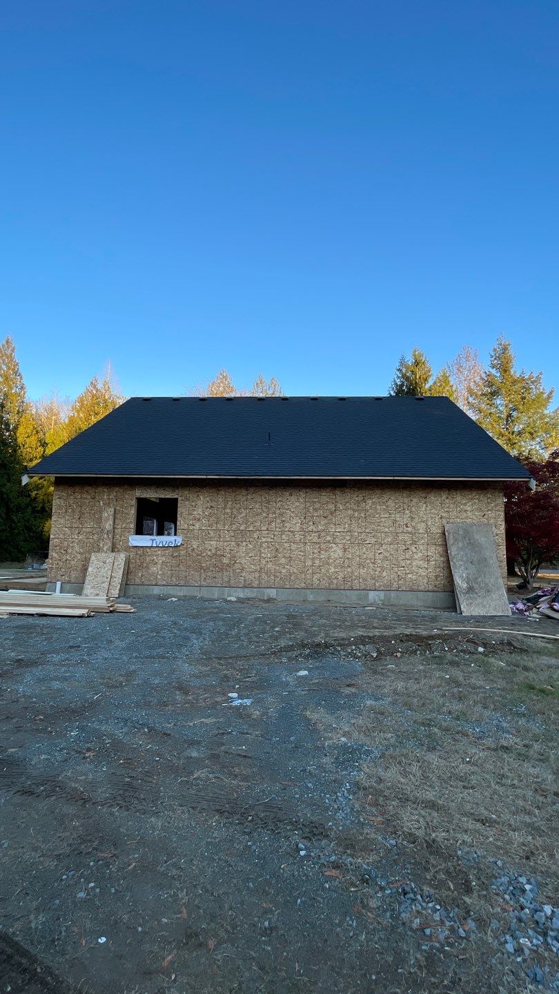 Residential Roofing Installation using OC Oakridge shingles by Top Notch Roofing Inc