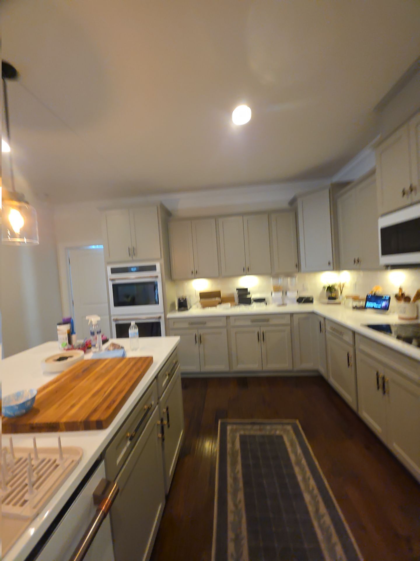 From Dated to Dazzling: A Bright Kitchen Transformation in Holly Springs by Elite Remodeling and Design LLC