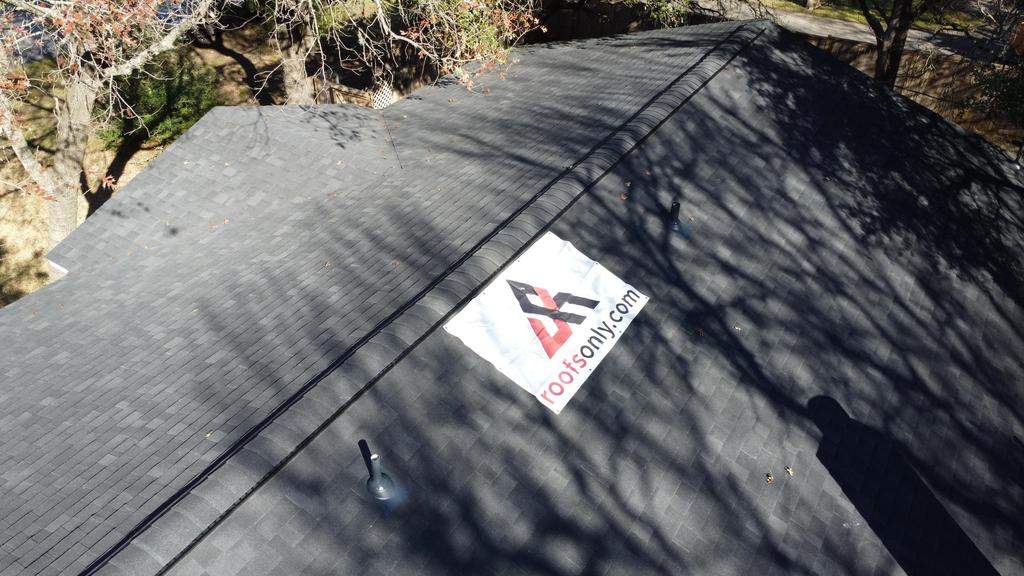 Onyx Black - Owens Corning TruDefinition Oakridge by RoofsOnly.com