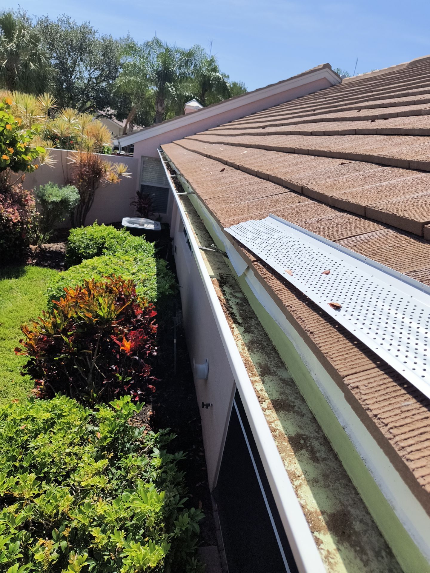 Gutter Guard Entire Home in Alva FL by Gutter Professors