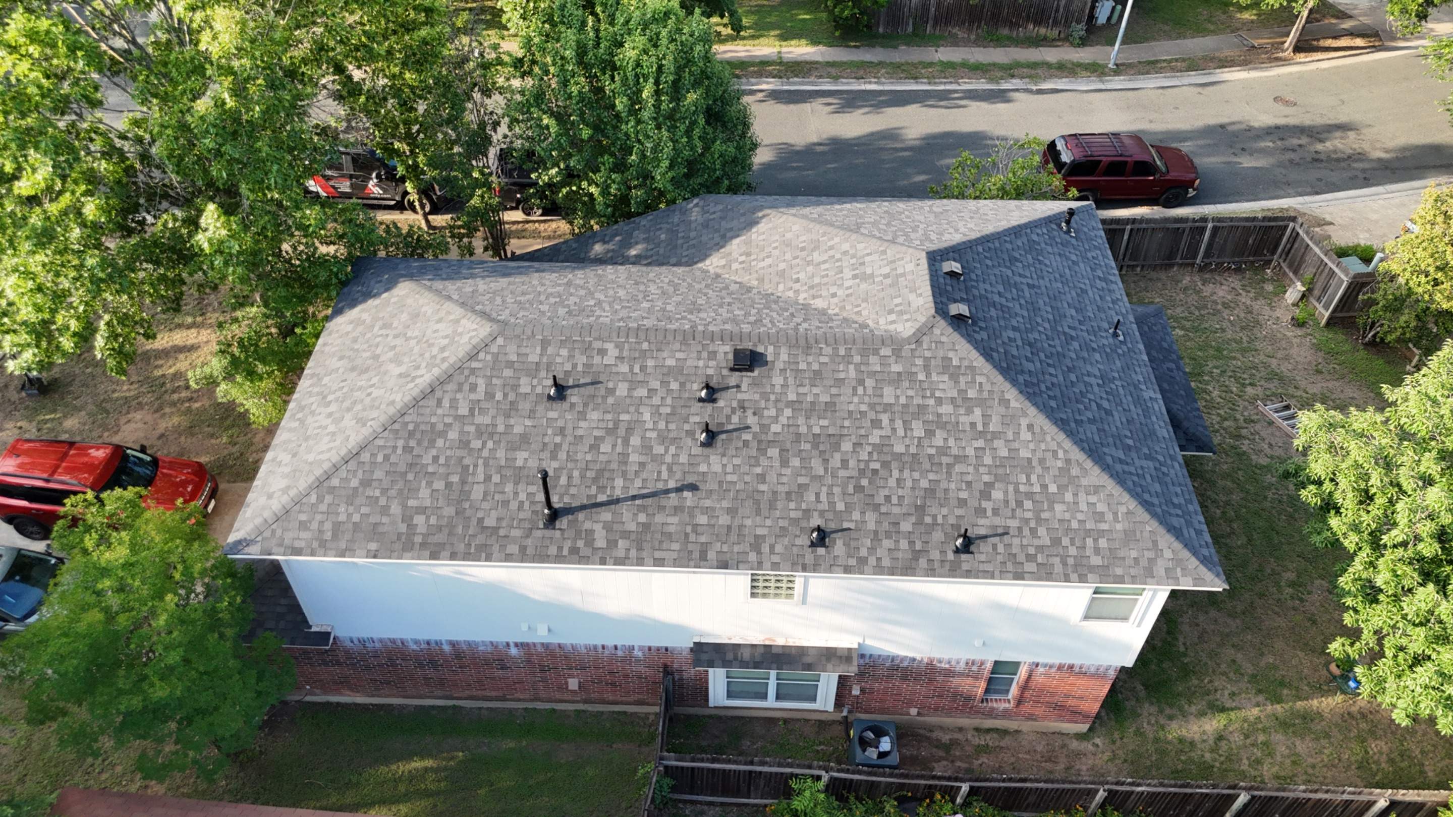 Onyx Black - Owens Corning TruDefinition Duration by RoofsOnly.com