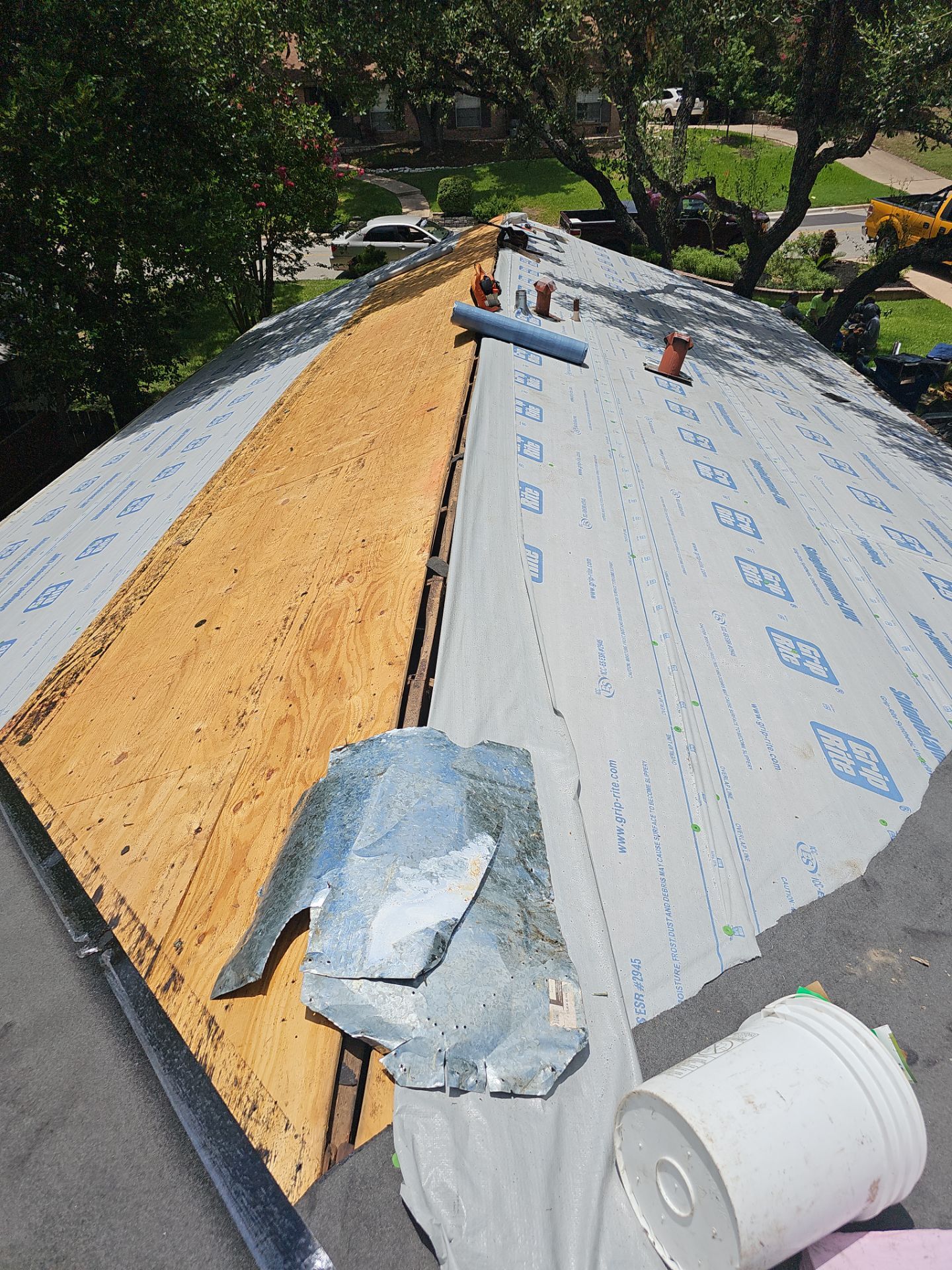 Residential Roofing Installation using Owens Corning Duration Tru Def Brownwood by DeZign Roofing & Exteriors