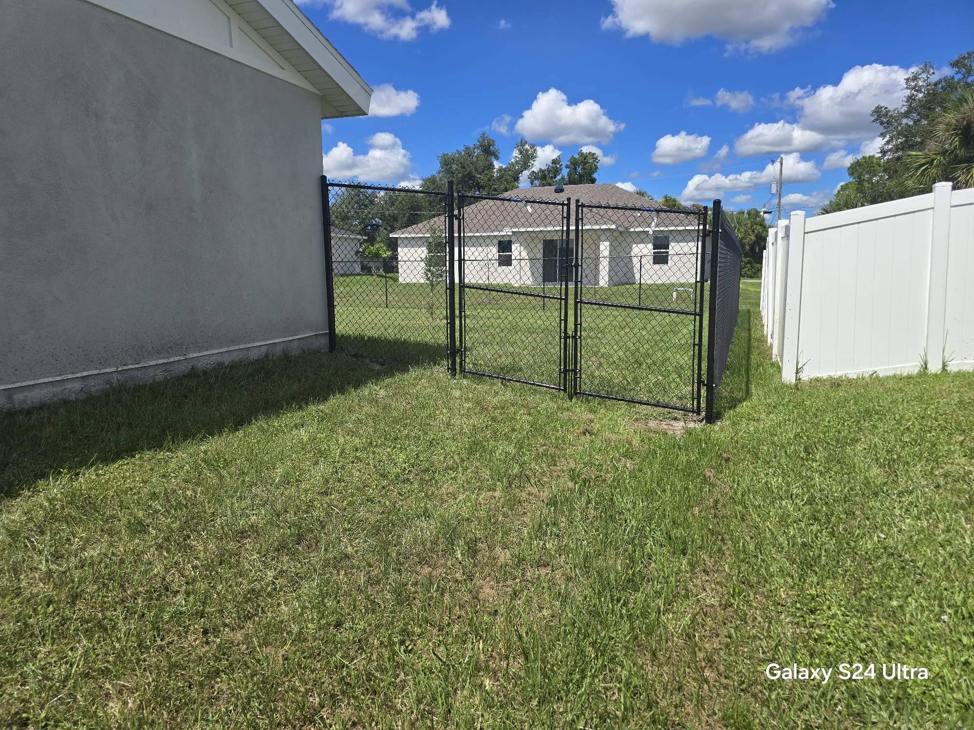 Residential Wood Privacy and Chain Link Fence Installation in Sarasota by True Fence LLC