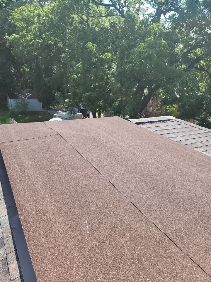 ATLAS PINNACLE COLOR: MAJESTIC SHAKE DRIP EDGE: WHITE by Eagle Eye Roofing