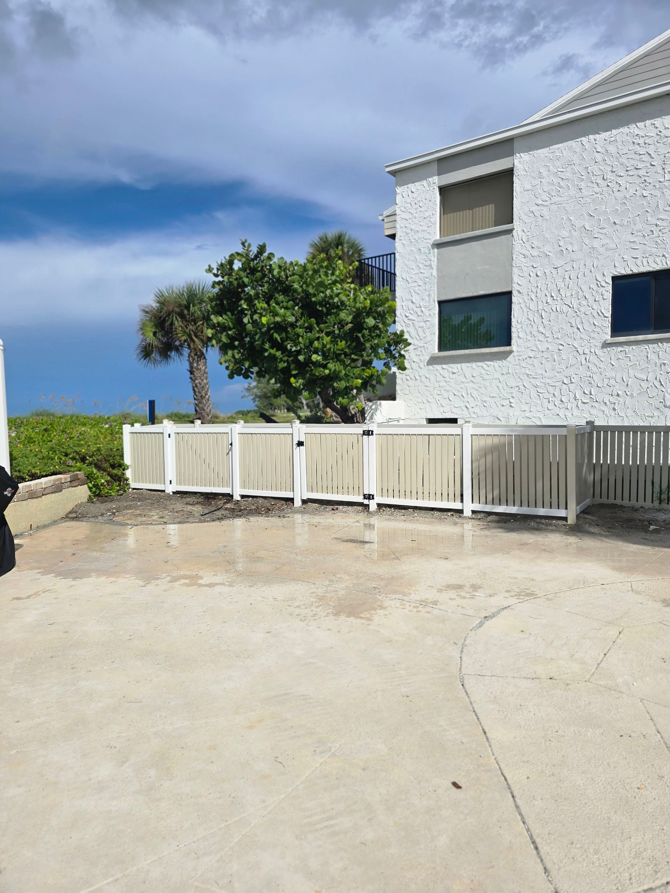 Waterfront Vinyl Privacy Fence Realignment in Venice by True Fence LLC