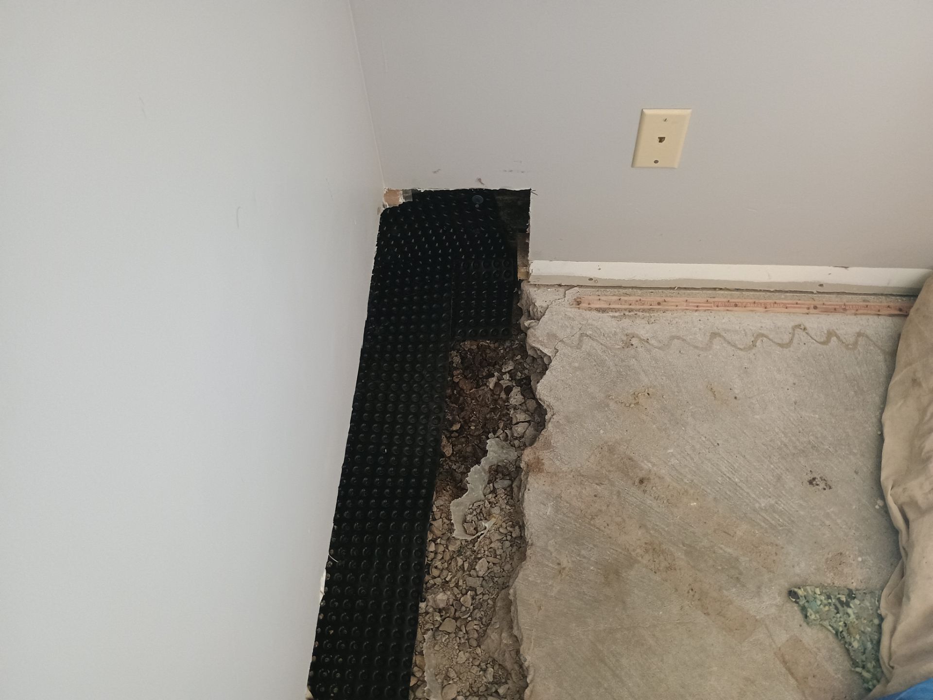 Retrofitting Drainage Board into an Existing Drain Tile System by Waterproofing Northeast