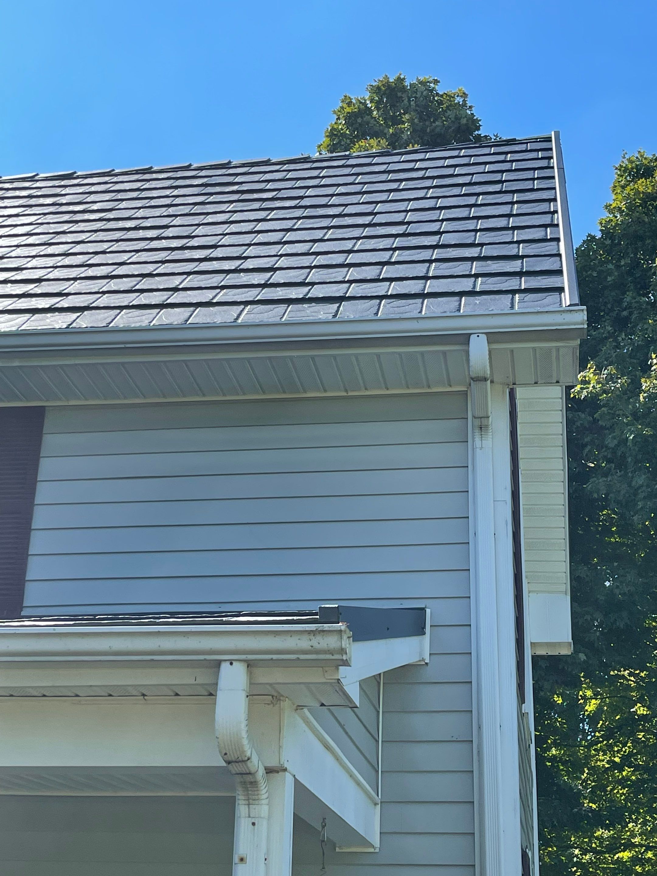 Residential Roofing Installation using Vic West Nothridge Slate by 4Ever Metal Roofing