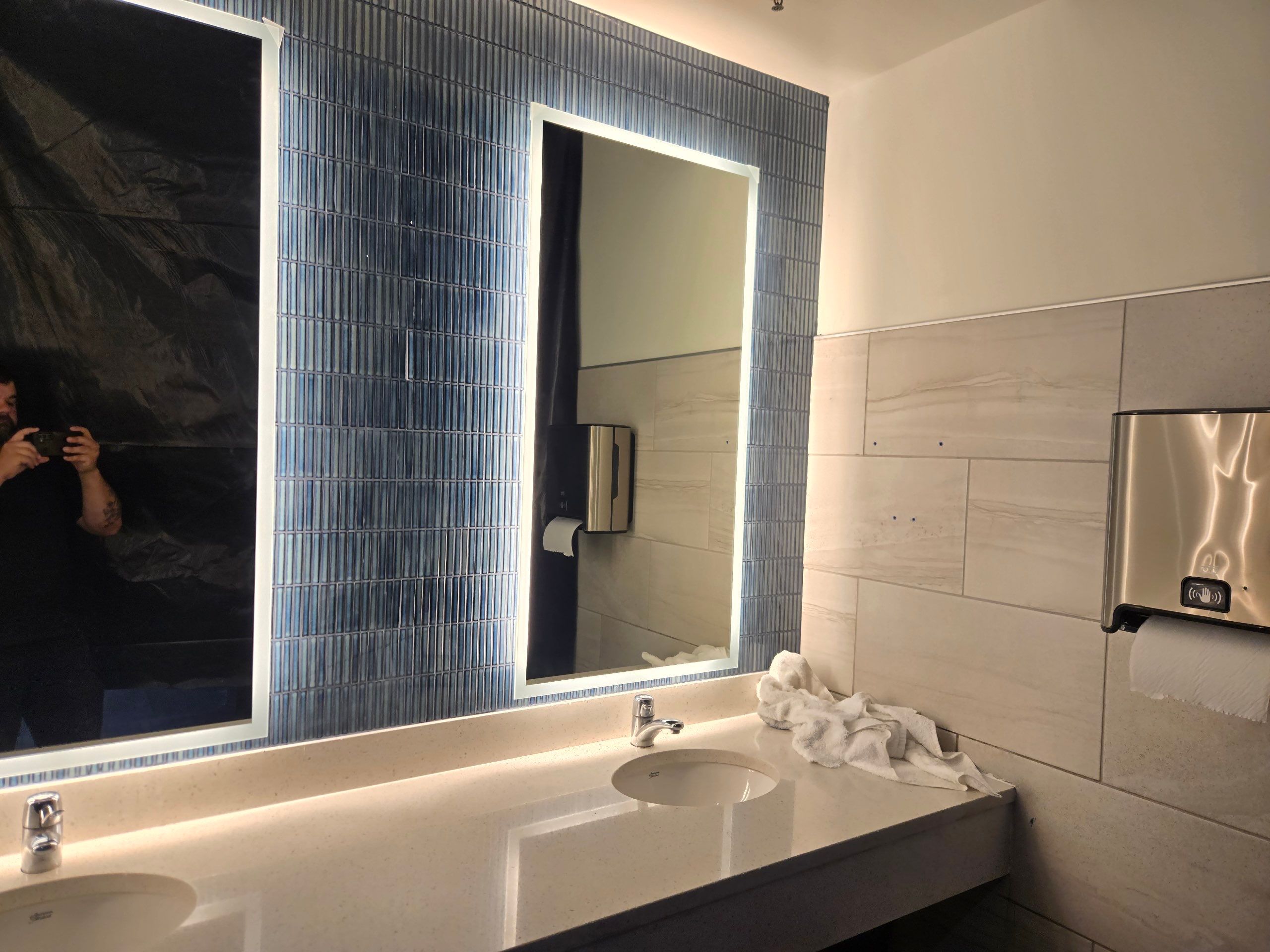 Hampton OLF - Locker rooms and backsplash by Nova HomeWorks