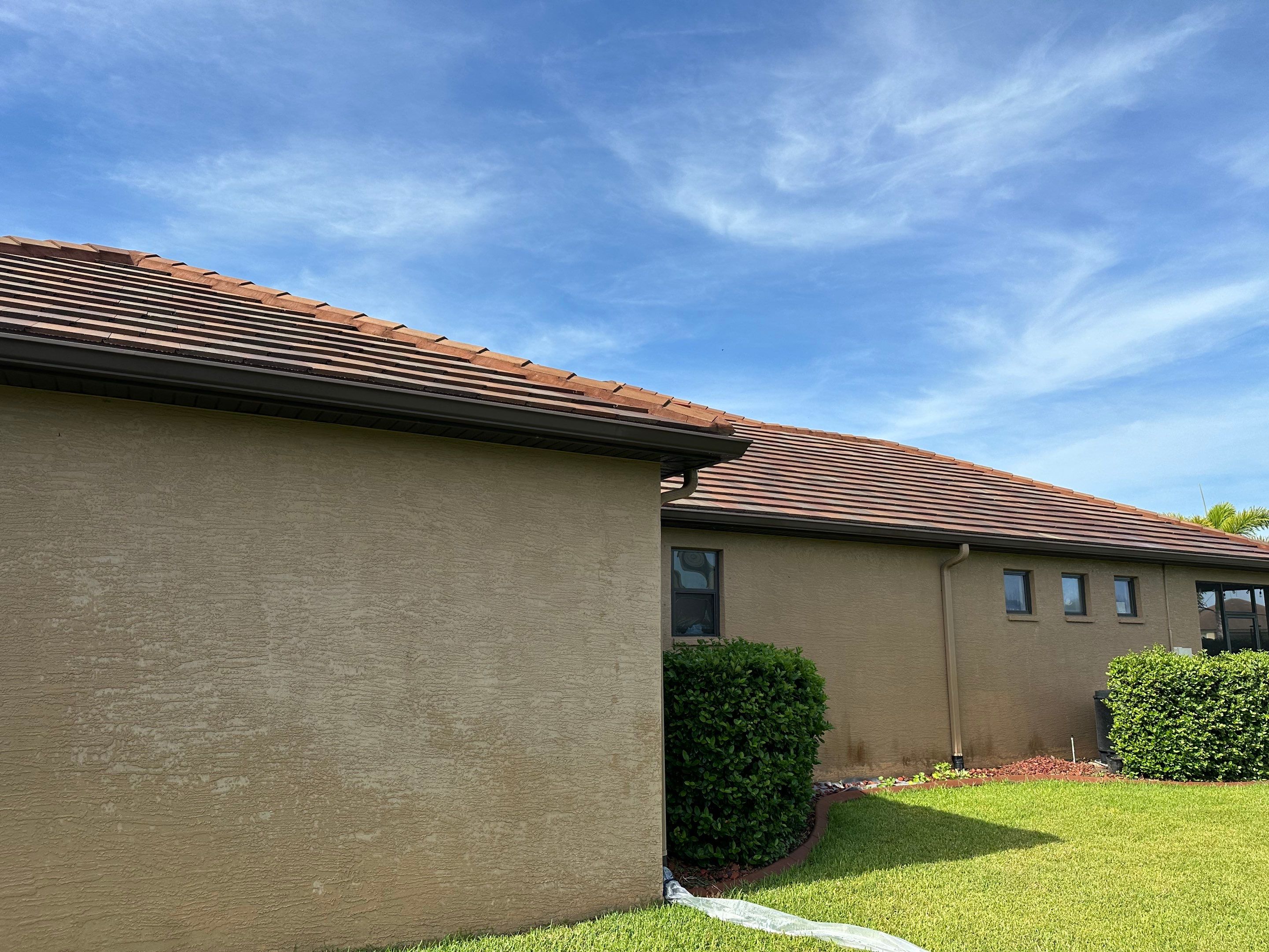 🏡 Tile Roof Cleaning – Gamble Creek Estates, Parrish, FL by Sunshine AquaWash