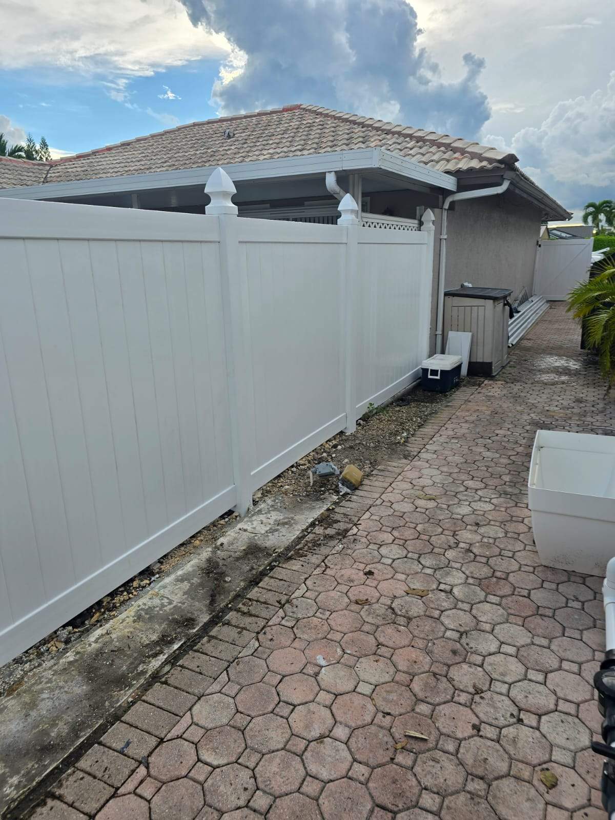 Vinyl Fence in Miami by True Fence LLC