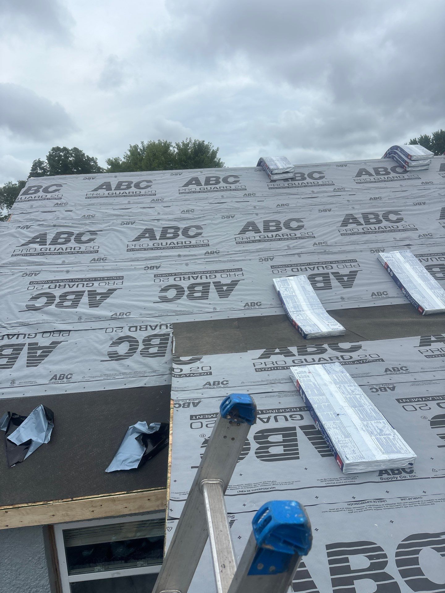 Residential Roofing Installation using GAF Timberline HDZ Charcoal by Rainstoppers Roofing