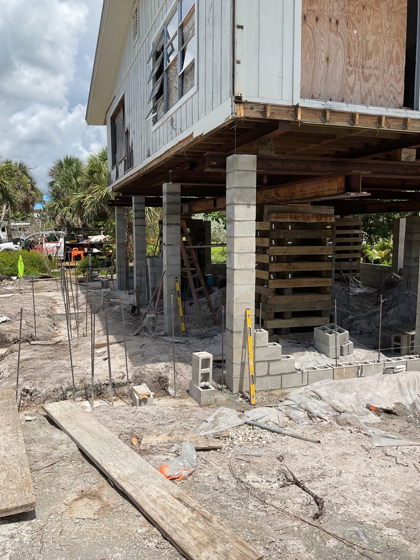 Raising a house on Sanibel Island by Southern Gulf Construction