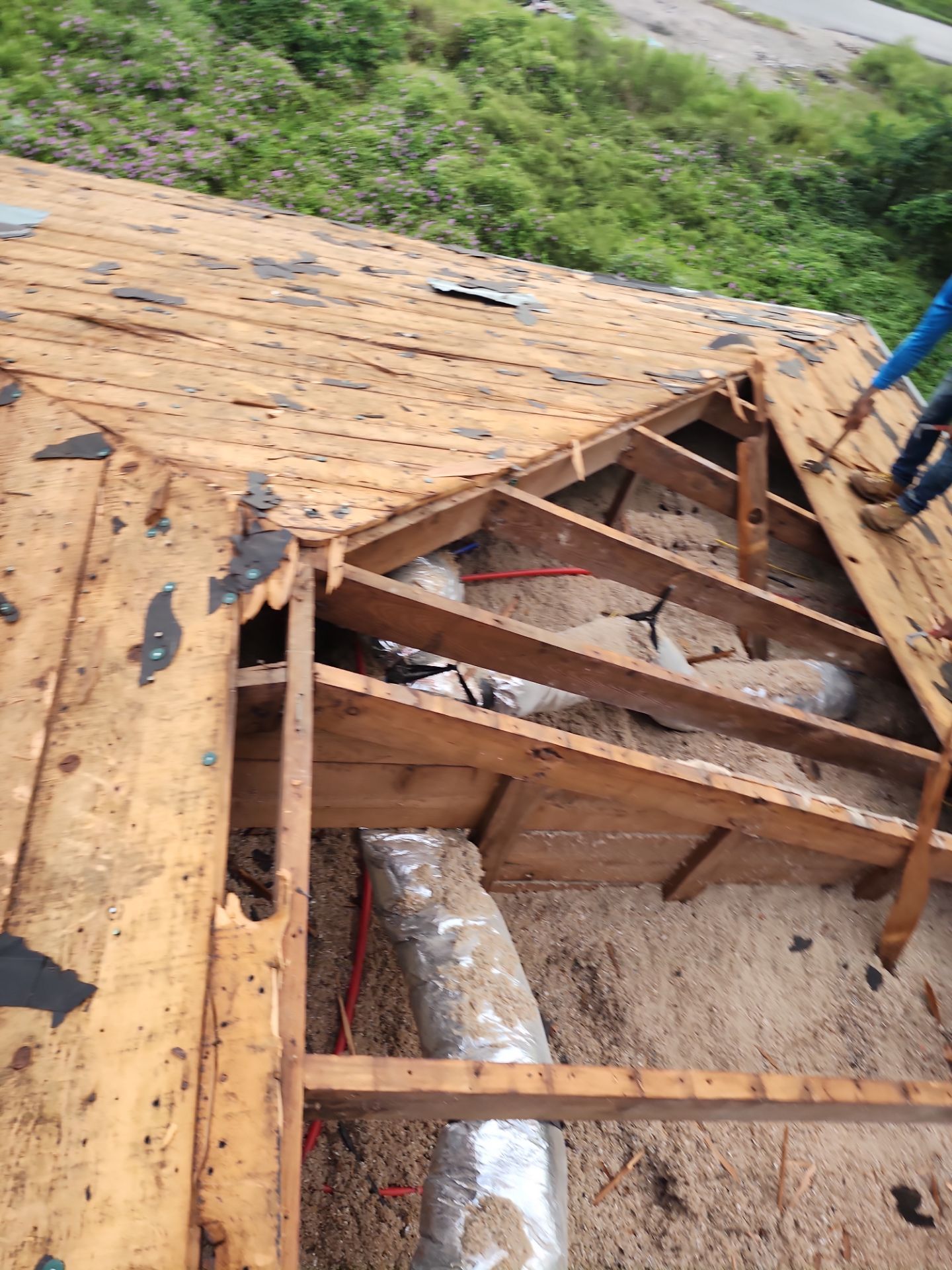 Residential Roofing Installation using Owen's Corning Duration (Lifetime) Shingles by Roof Repair Company