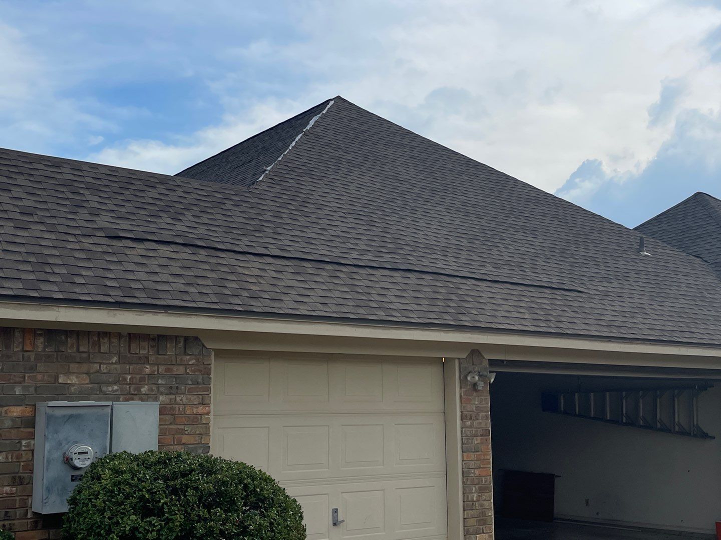 Rendon Forth Worth Texas Large Estate - Roofing Installation using GAF Timberline Armorsheild 2 Class 4 Impact Resistant Shingle System by First United Roofing & Construction