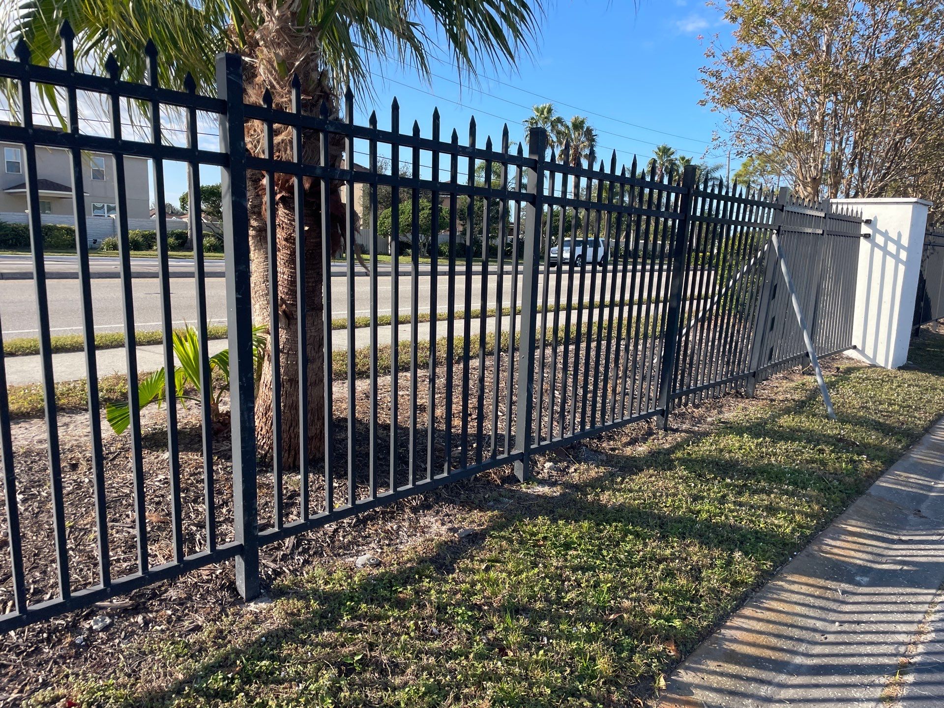 211 63rd Ave W  by H&Y Fence