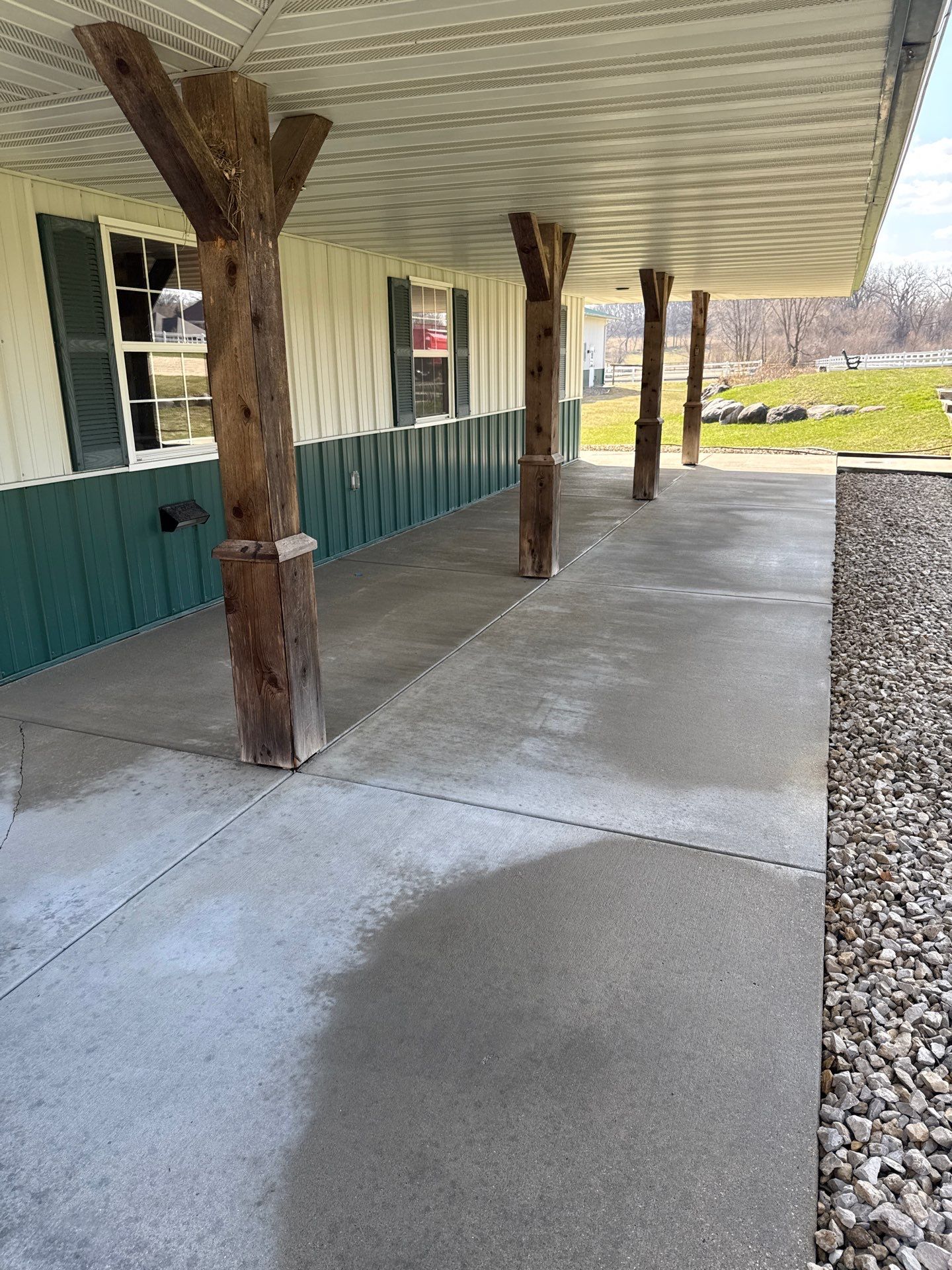 Carrage Ridge Stables by Shulla Exterior Cleaning
