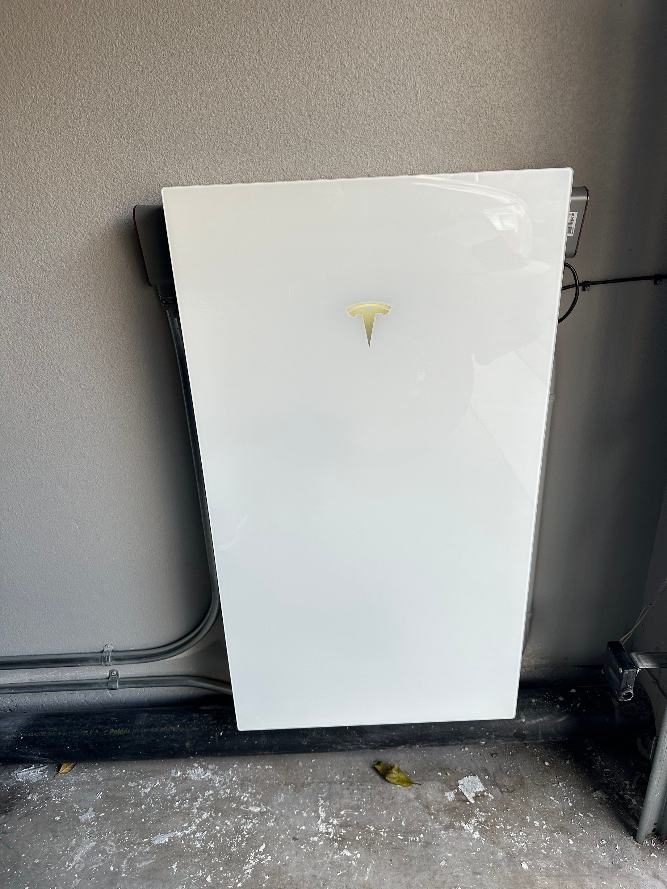 13-Panel Solar Array and Tesla Powerwall 3 Installation in Westlake Village by AWS Solar