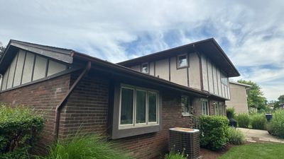 Why Streamwood Gutters Clog and Ice Up