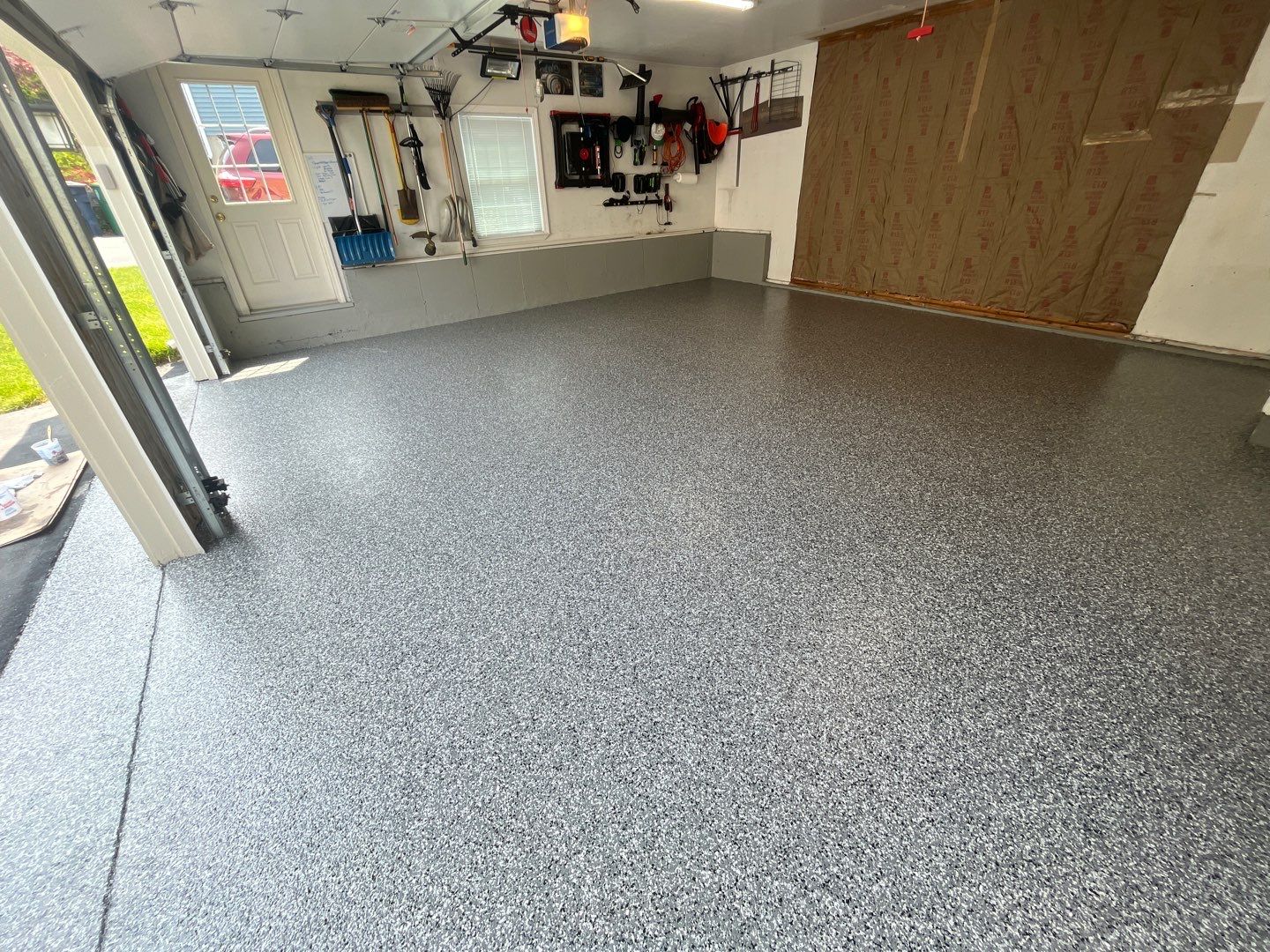 Garage in Nashua, NH 03062 by Symphony Concrete Coatings