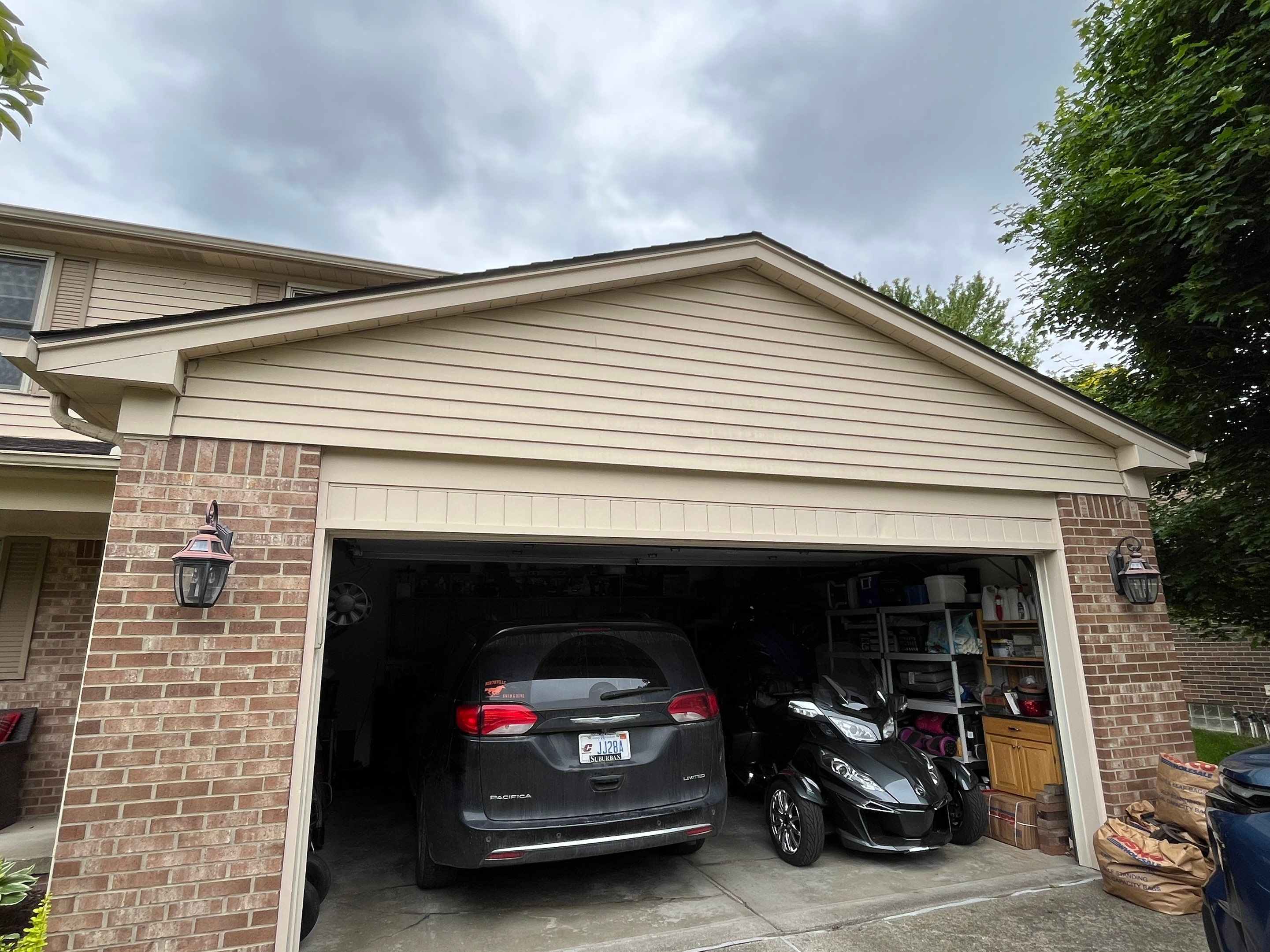 Siding Replacement using Alside S7 Cedar Mill Grain Pebble by 180 Contractors