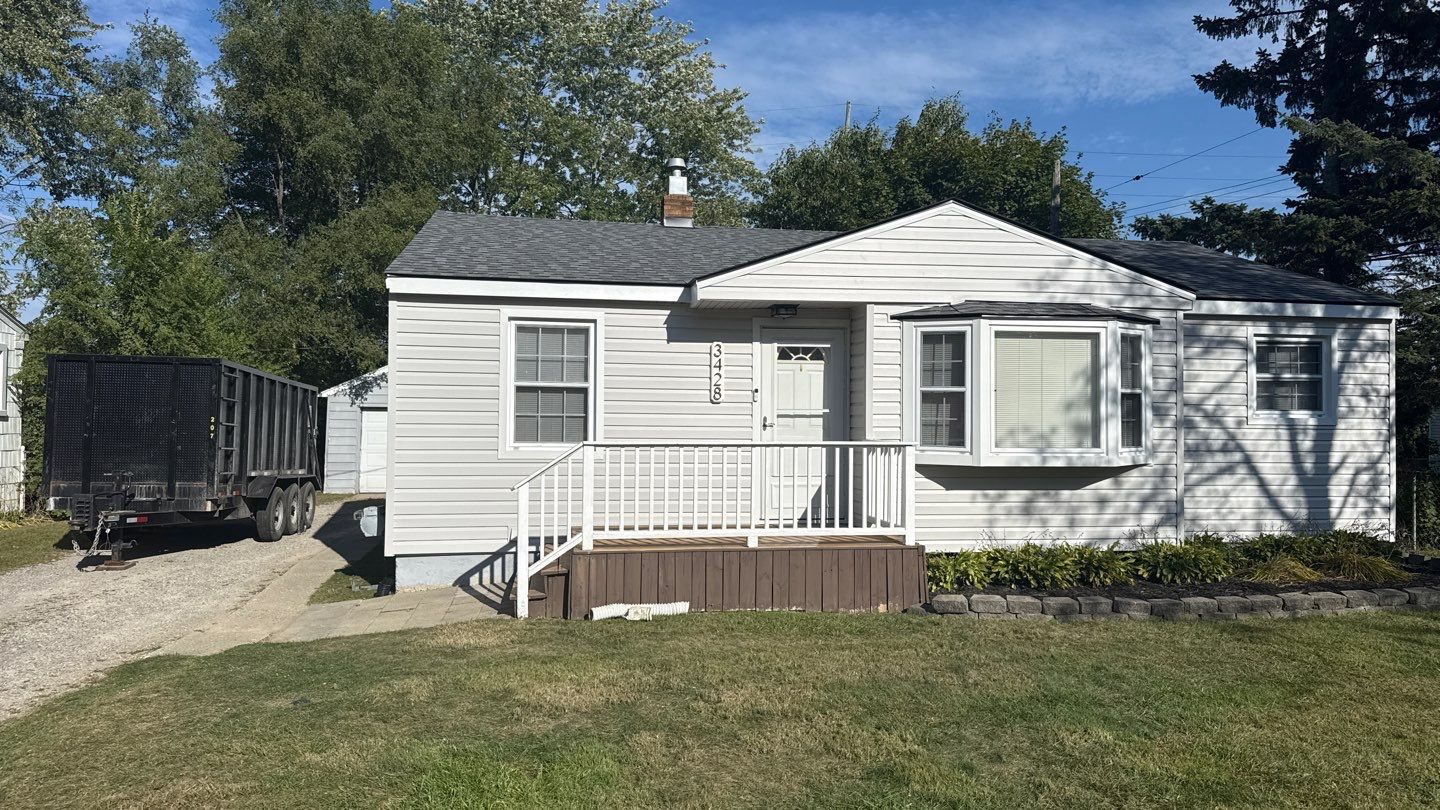 Siding Replacement using Alside D5" Platinum Grey by 180 Contractors